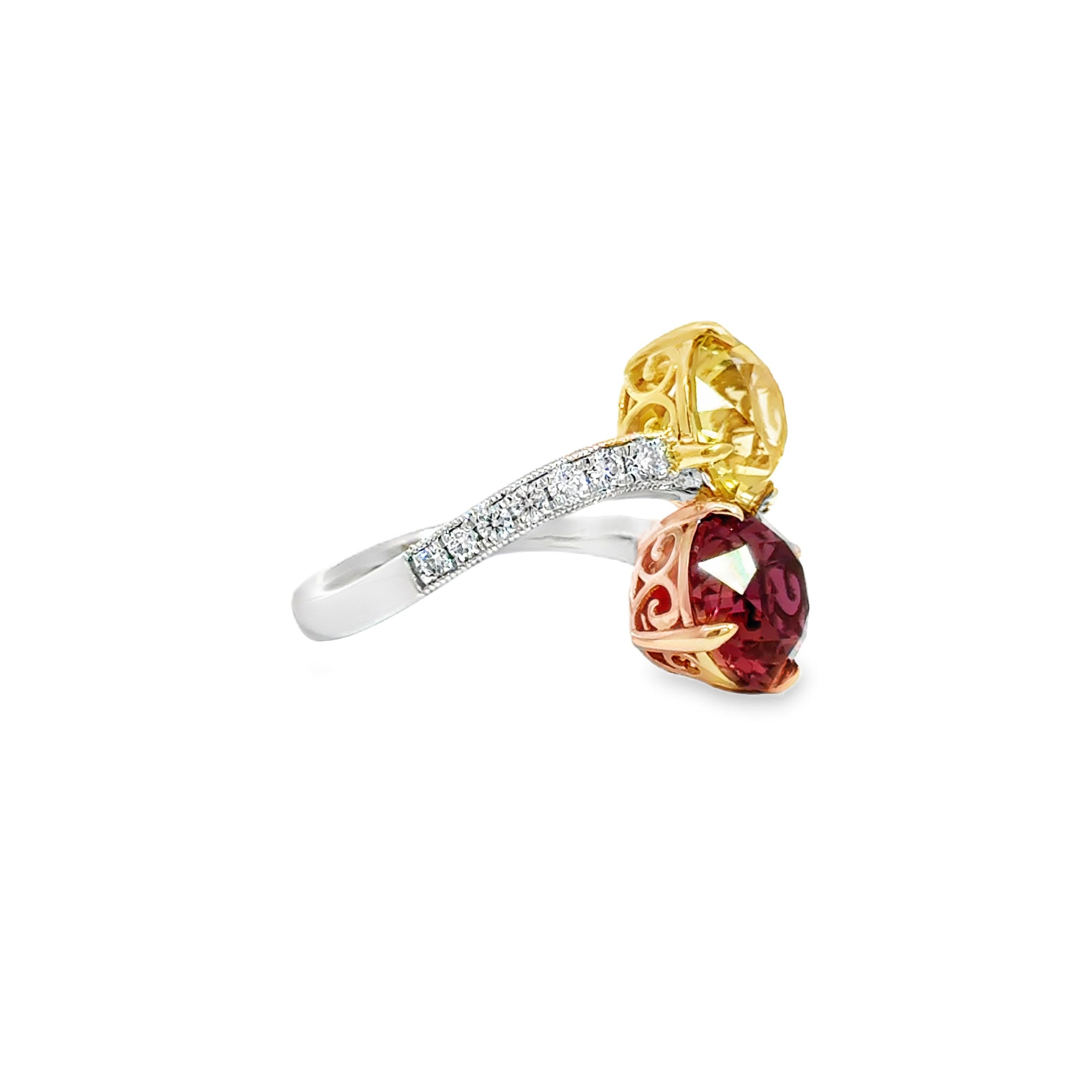 Bague en platine, or jaune et rose 18k avec tourmaline jaune et rose en vente 2