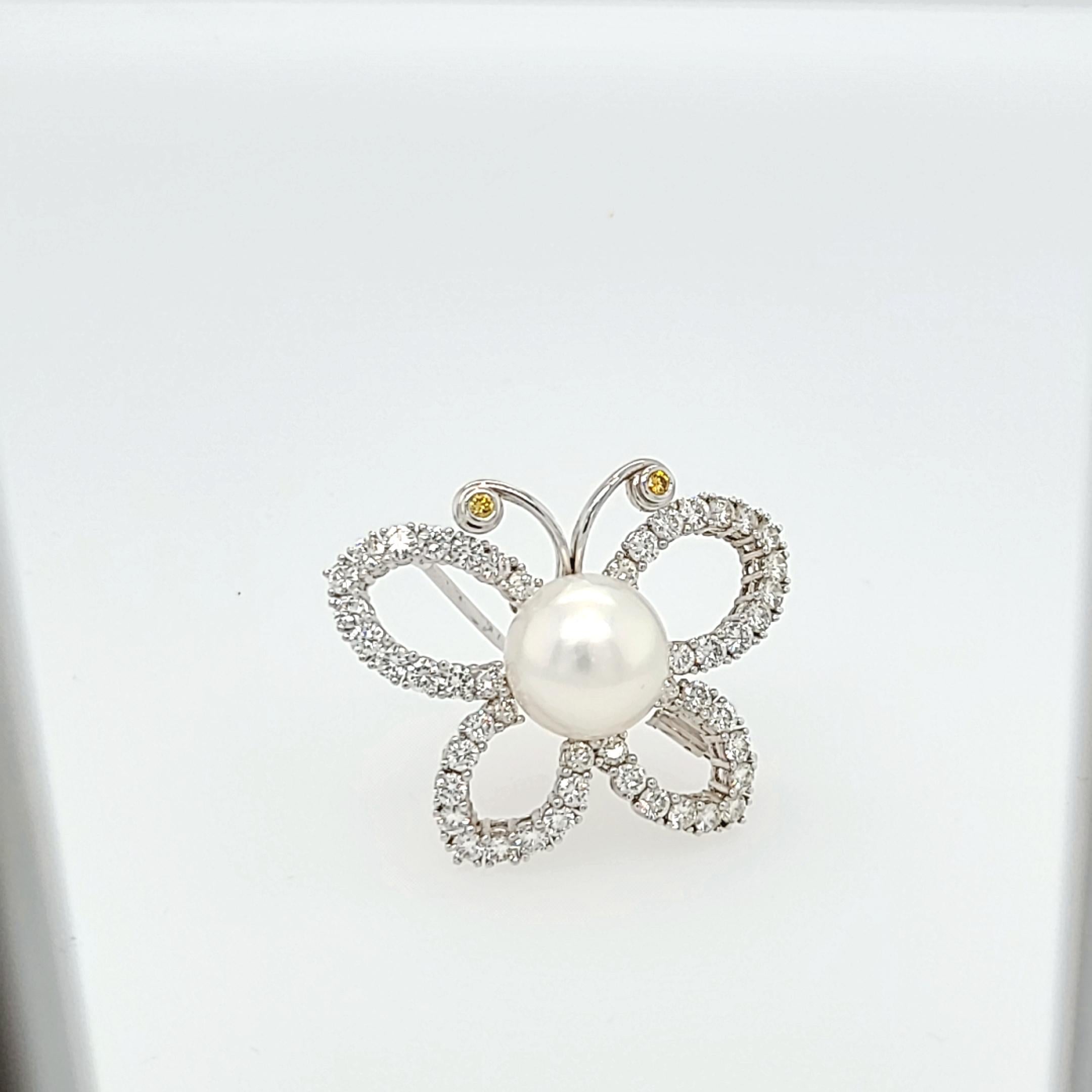 Platinum and 18 Karat White Gold 3.20 Carat Diamond and Pearl Butterfly Brooch In New Condition For Sale In New York, NY