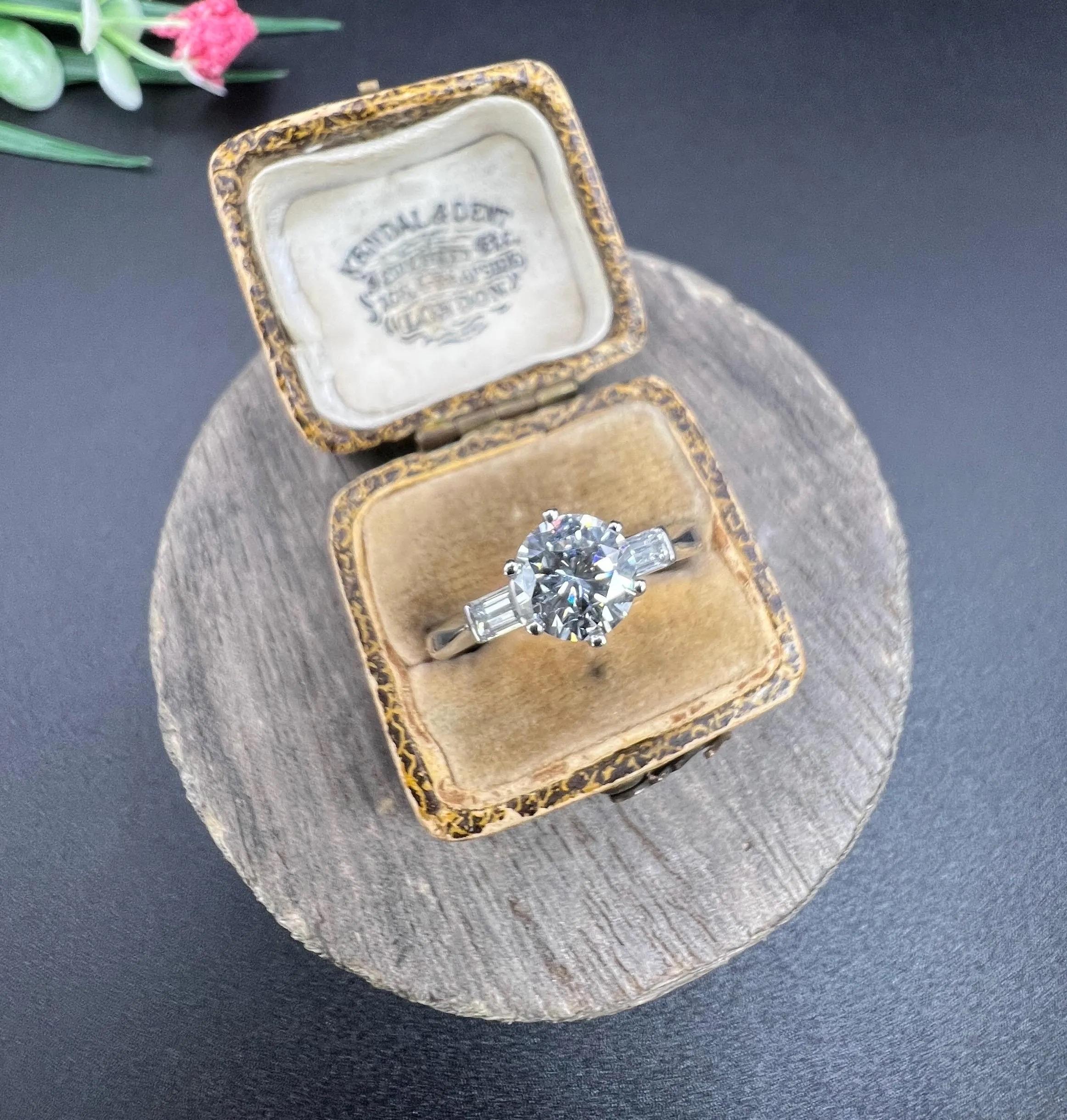 Platinum, 1920s 1.37 Total Carat Diamond Single Stone Engagement Ring, New Mount For Sale 2