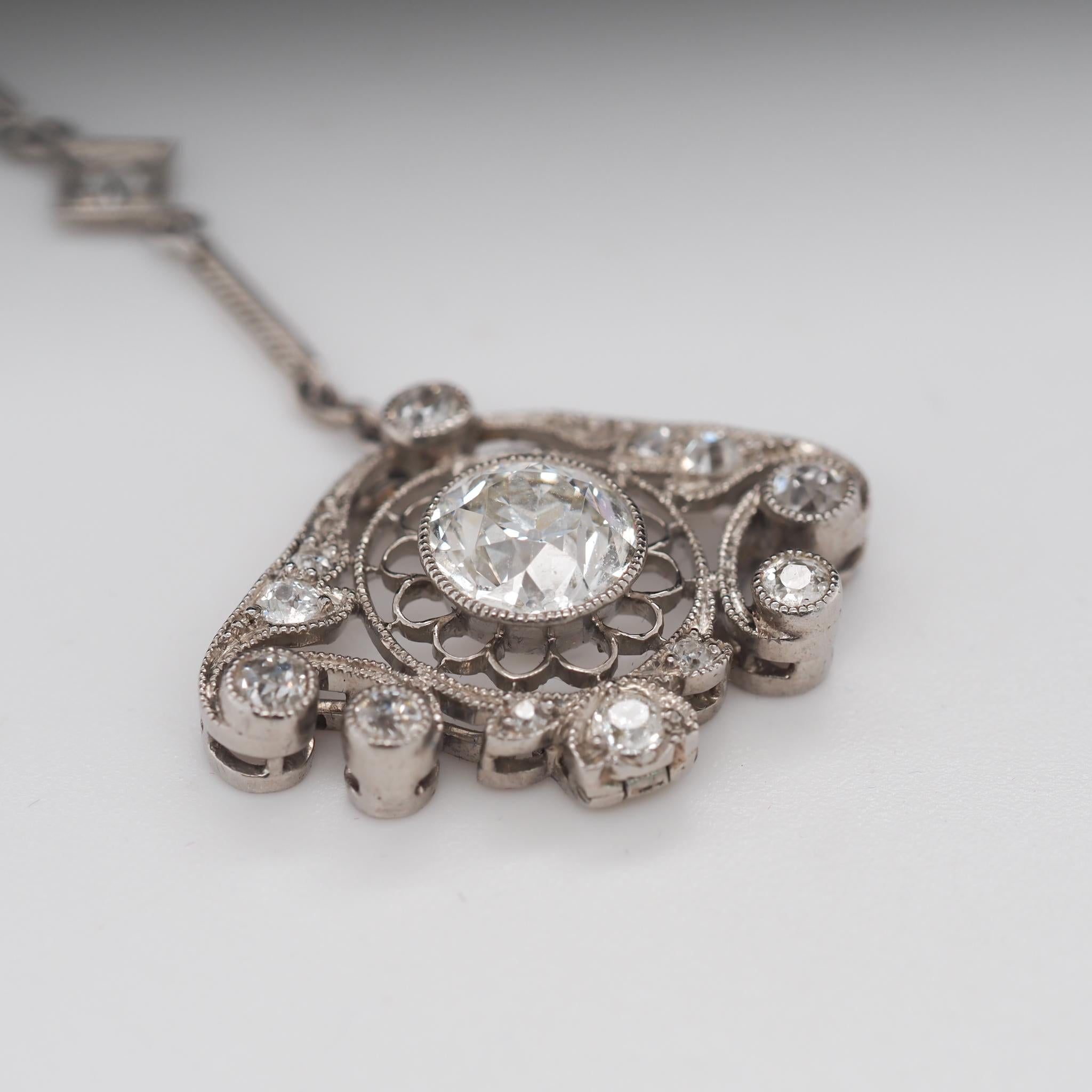 Diamants Art déco en platine des années 1920 au mètre 1,50 carat, taille vieille Europe 3