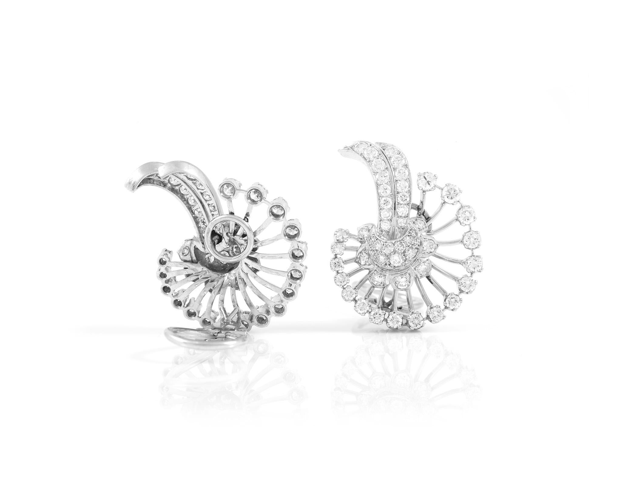 Platinum 1930s Diamonds Earrings In Excellent Condition For Sale In New York, NY