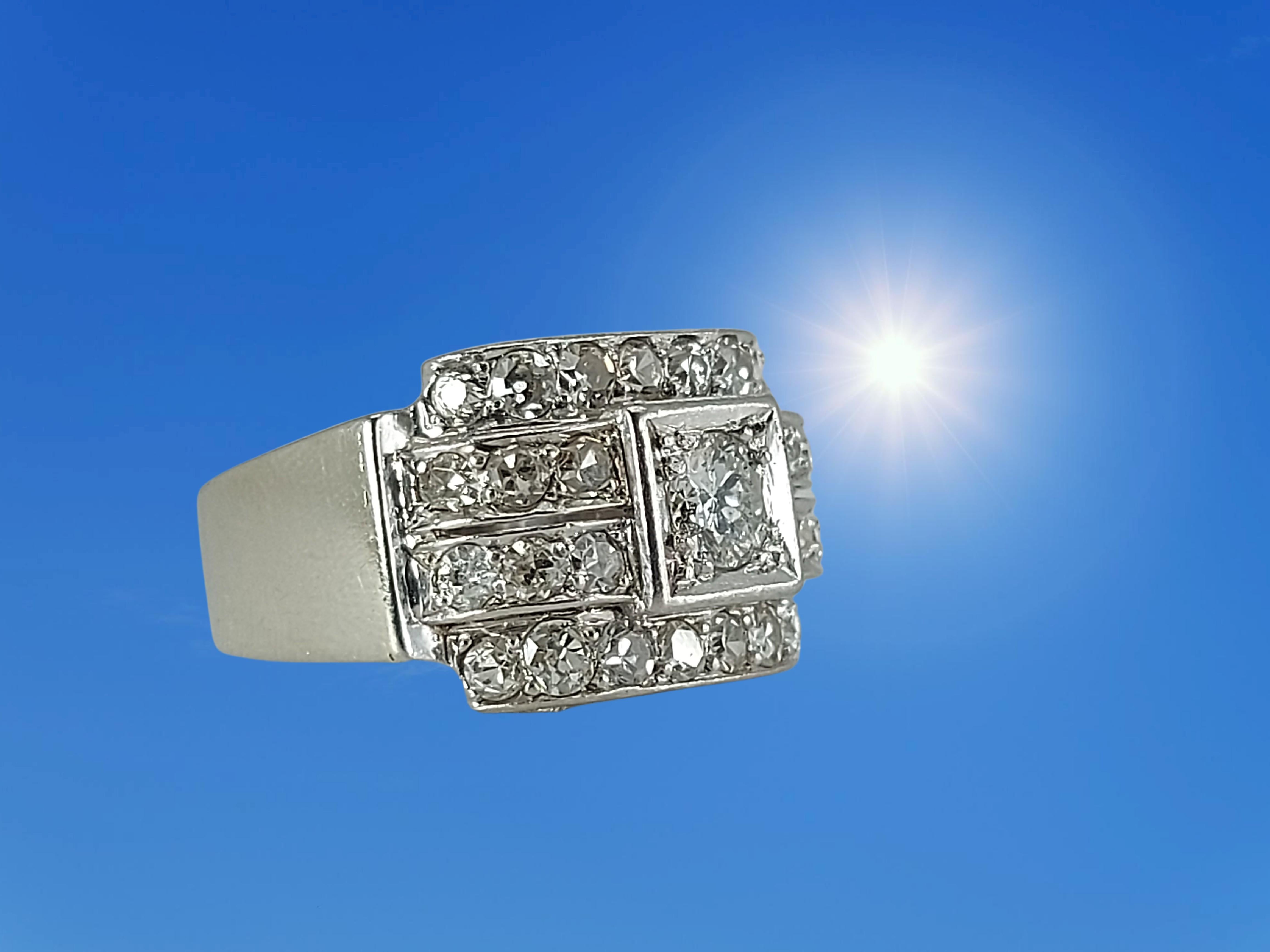 Platinum 1940 s Ring Set with 1.34 ct Round Cut Diamonds For Sale 8