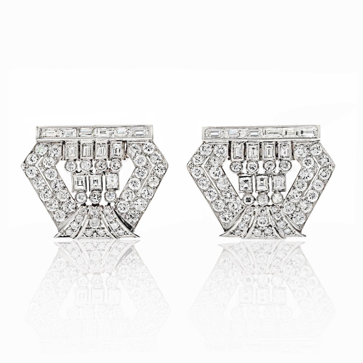 Double clip diamond brooches from the 1940s are a timeless and elegant accessory that can add a touch of glamour to any outfit. Here are a few tips on how to wear them:
Placement: 
Double clip diamond brooches can be worn in many different ways, but