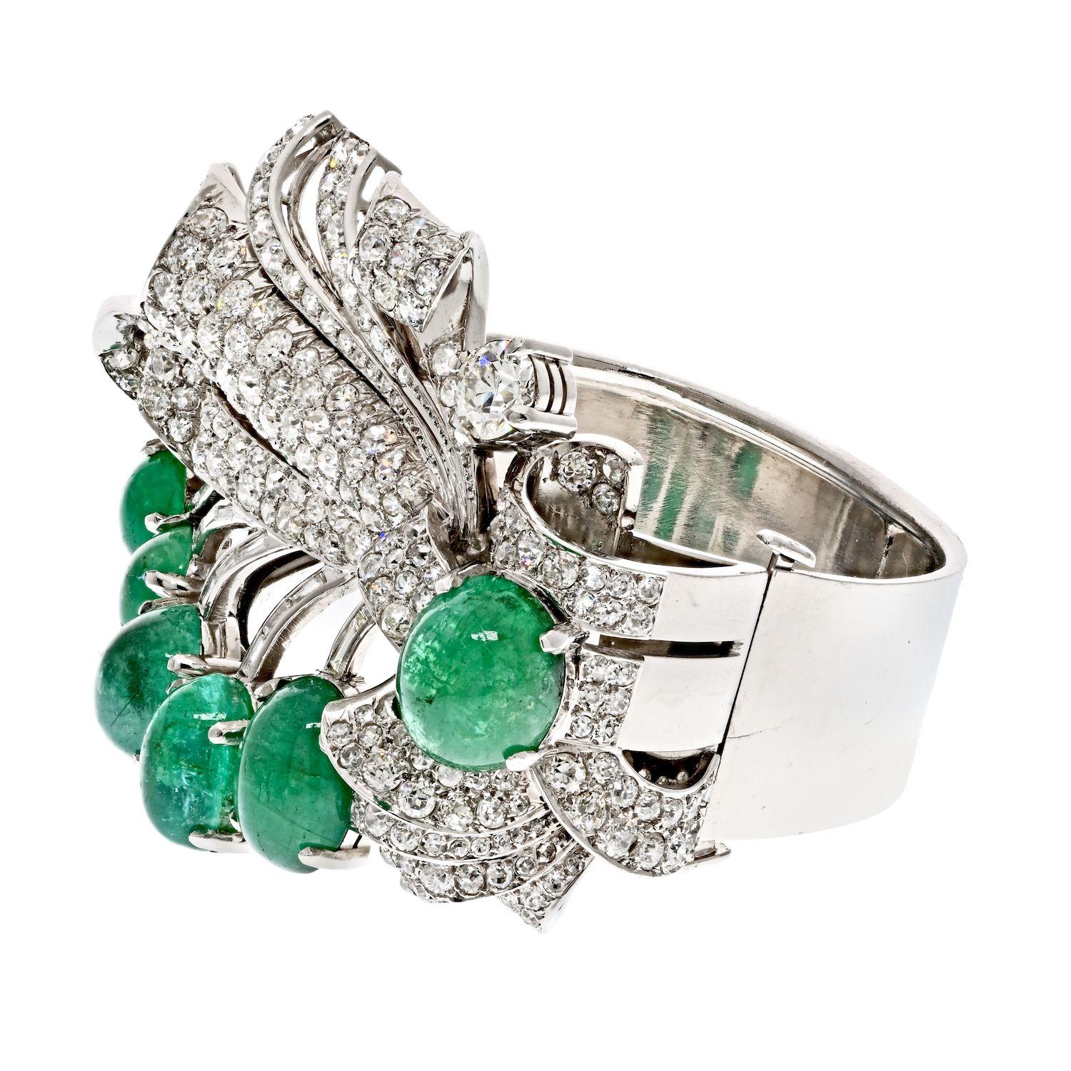 Platinum 1940s Cabochon Cut Green Emerald and Diamond Bracelet In Excellent Condition For Sale In New York, NY