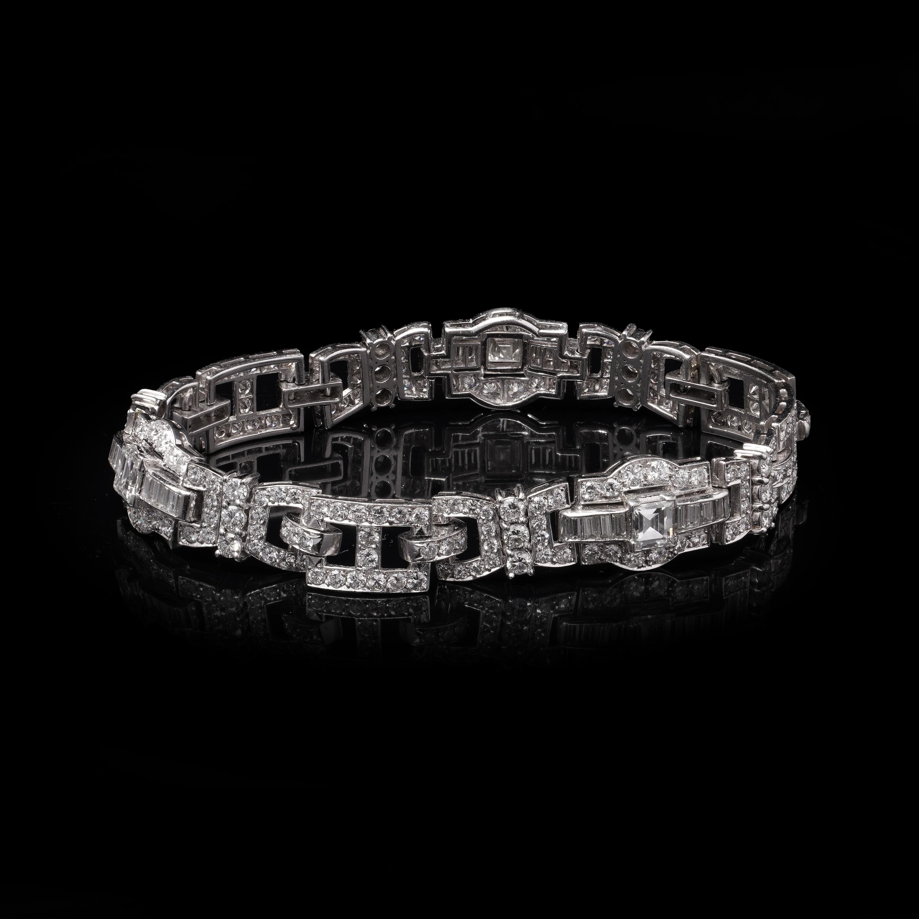 Art Deco Platinum 1940s Diamond Bracelet with 9.21 Carats of Diamonds For Sale