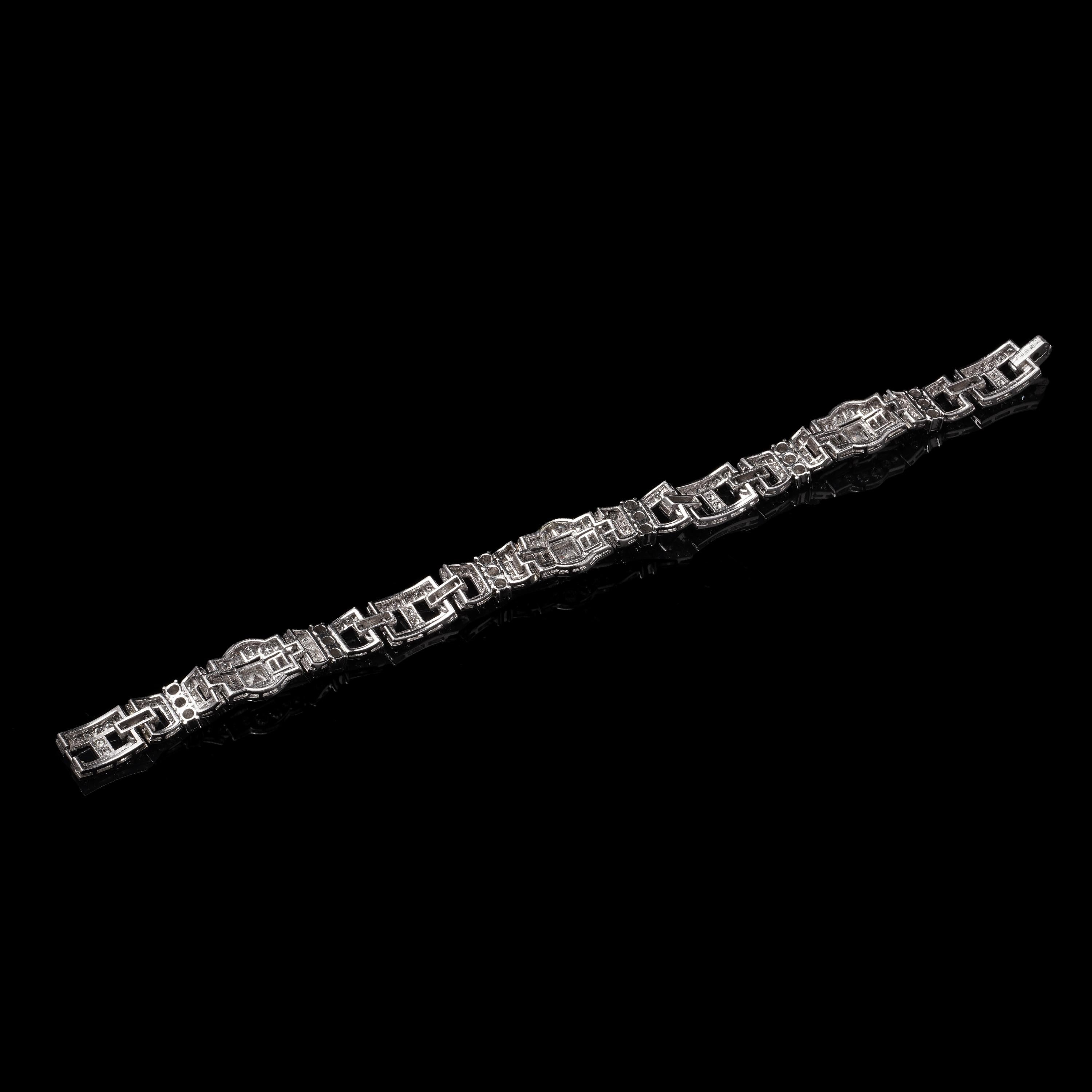 Women's Platinum 1940s Diamond Bracelet with 9.21 Carats of Diamonds For Sale