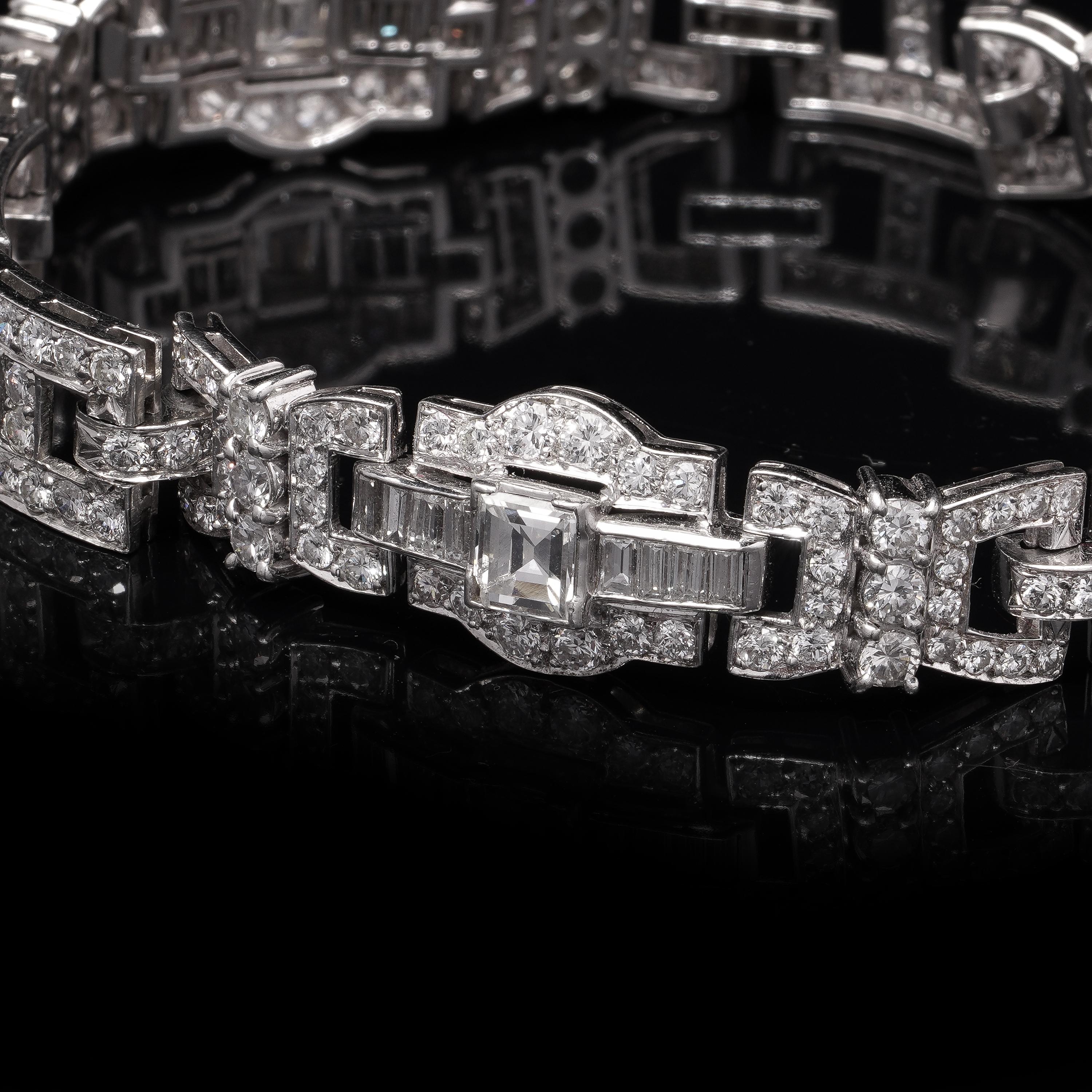 Platinum 1940s Diamond Bracelet with 9.21 Carats of Diamonds For Sale 2