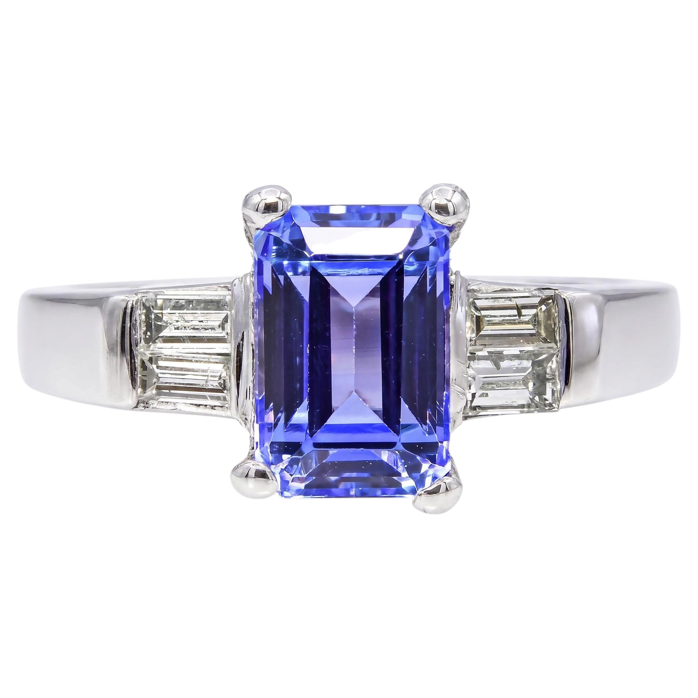 Anillo de compromiso de platino con tanzanita de 1,94 ct y diamantes en venta