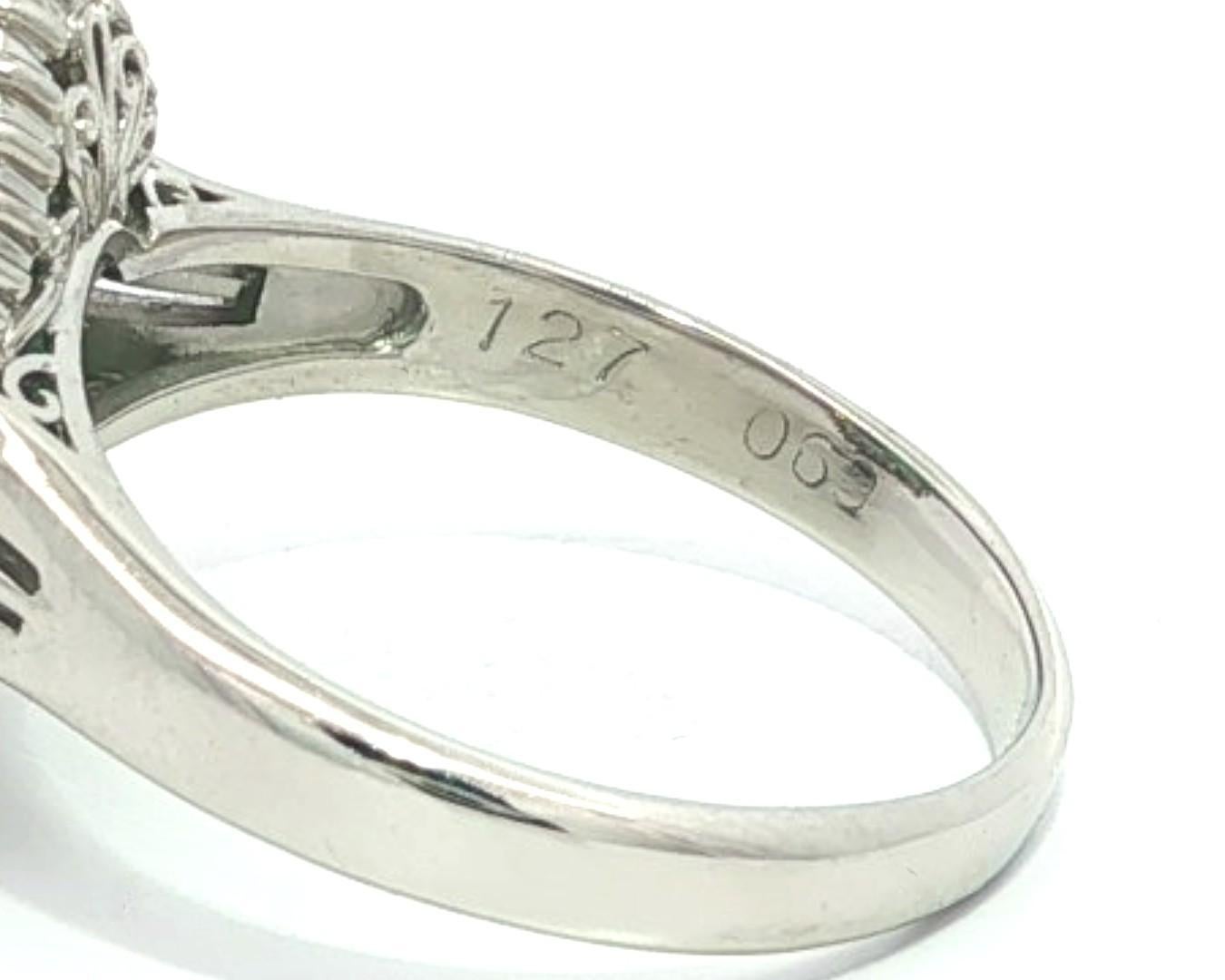 Anello Ballerina classico in platino con smeraldo verde ricco e vibrante da 1,96ctw e diamanti in vendita 9