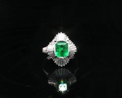 Platinum 1.96ctw Rich Vibrant Green Emerald & Diamond Classic Ballerina Ring