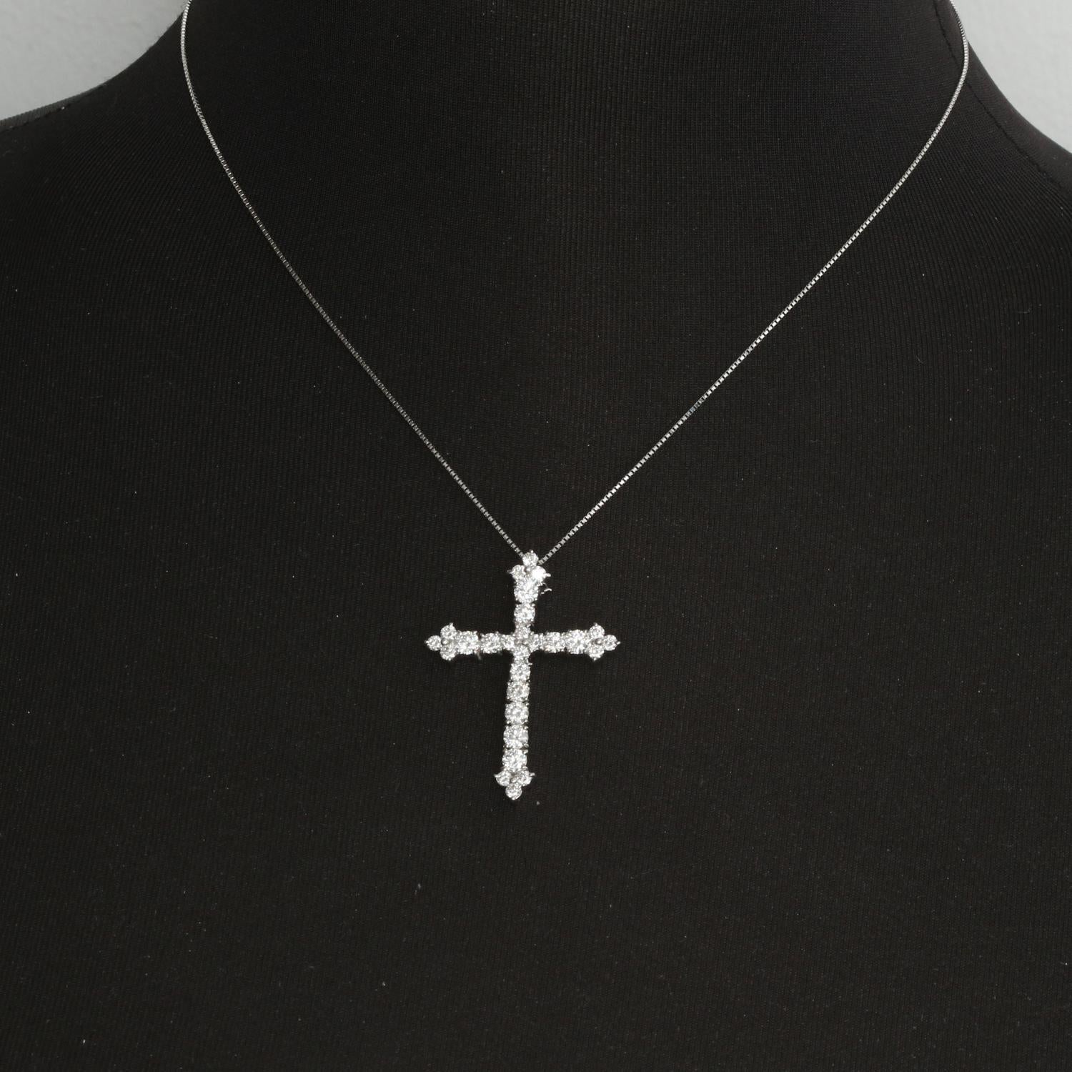 2 carat diamond cross necklace
