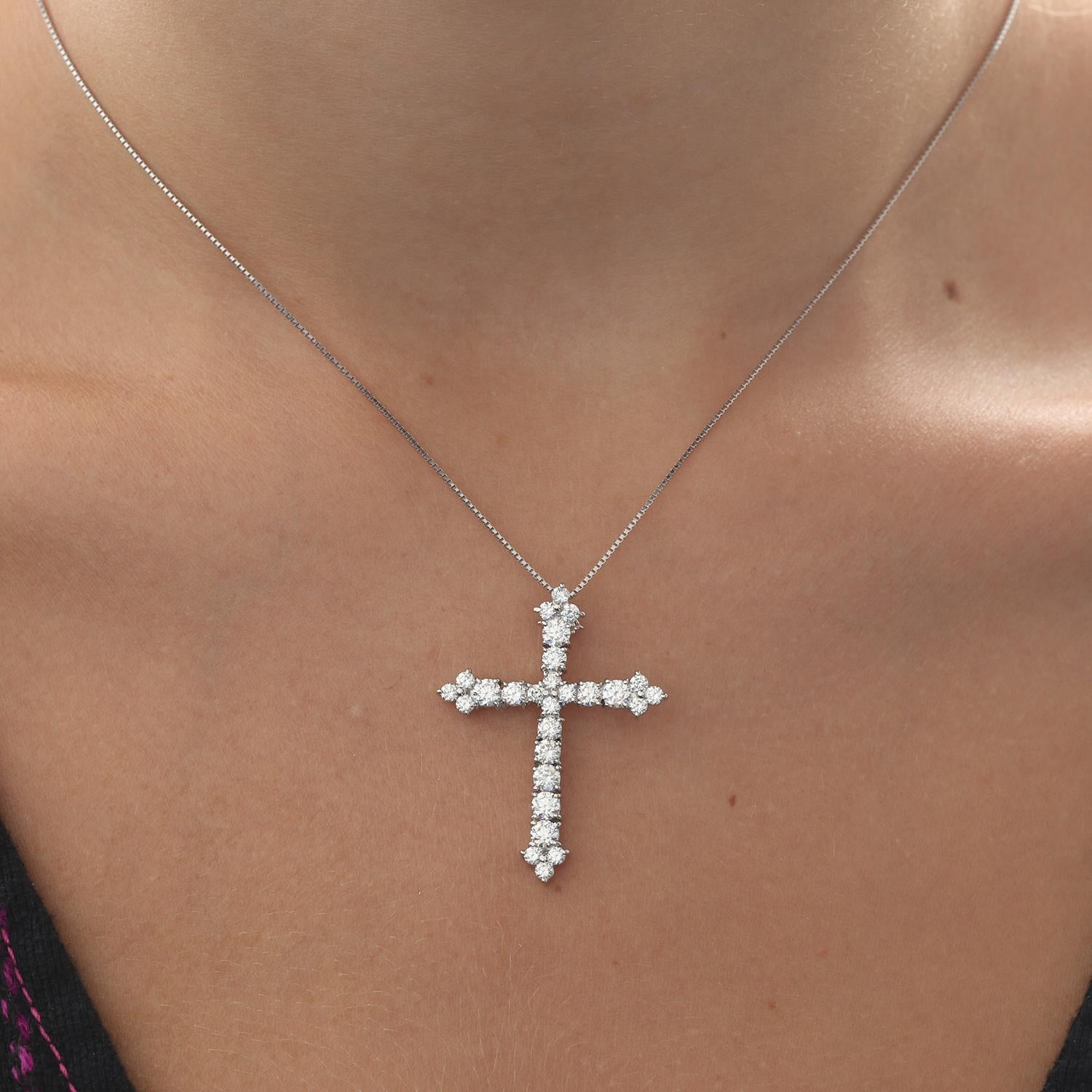 2ct diamond cross necklace