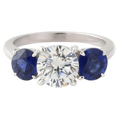 Bague à trois pierres en platine avec diamant et saphir de 2,03 carats