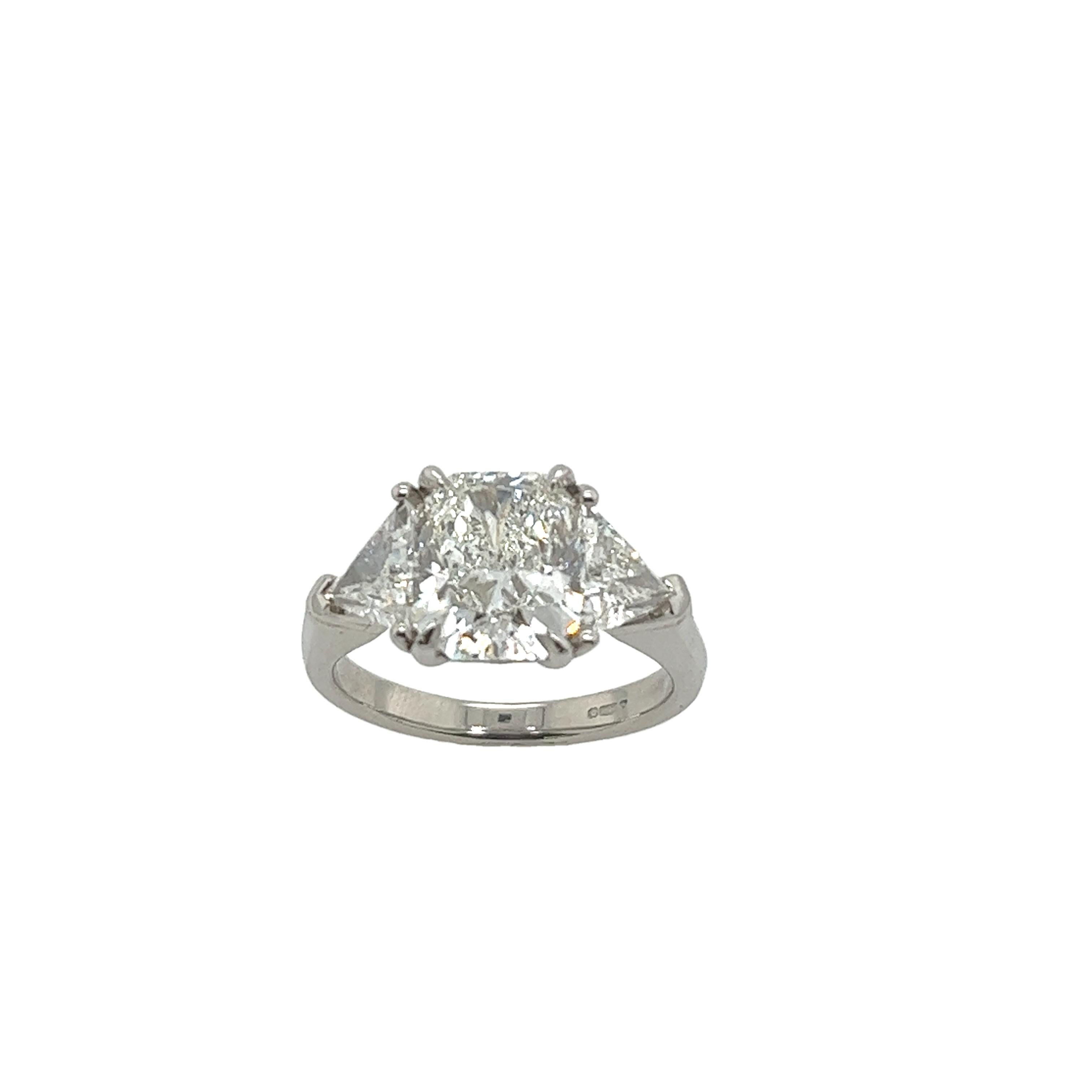Platinum 2.03ct E/VVS2 Square Modified Diamond Ring & 1.60ct Triangle Diamonds For Sale 1