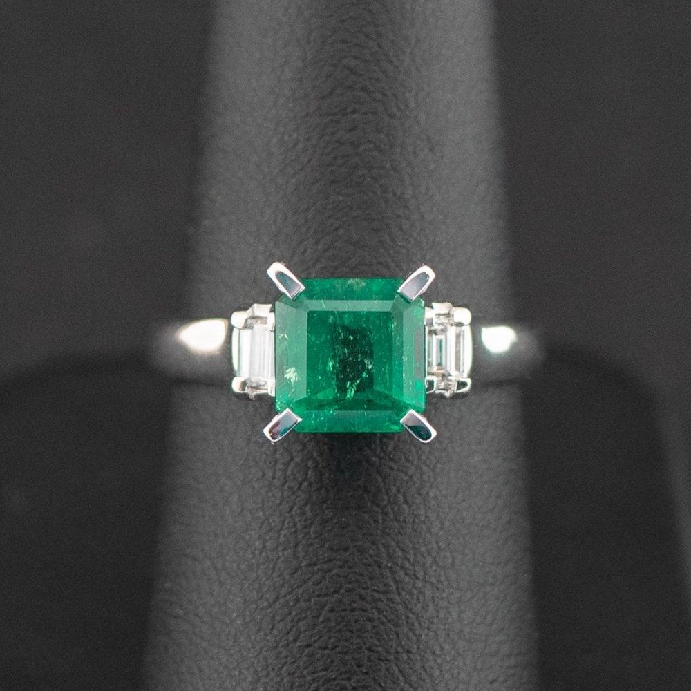 Platinum 2.06 Carat TCW Natural Emerald and Diamond Ring Size N In Good Condition For Sale In Southampton, GB