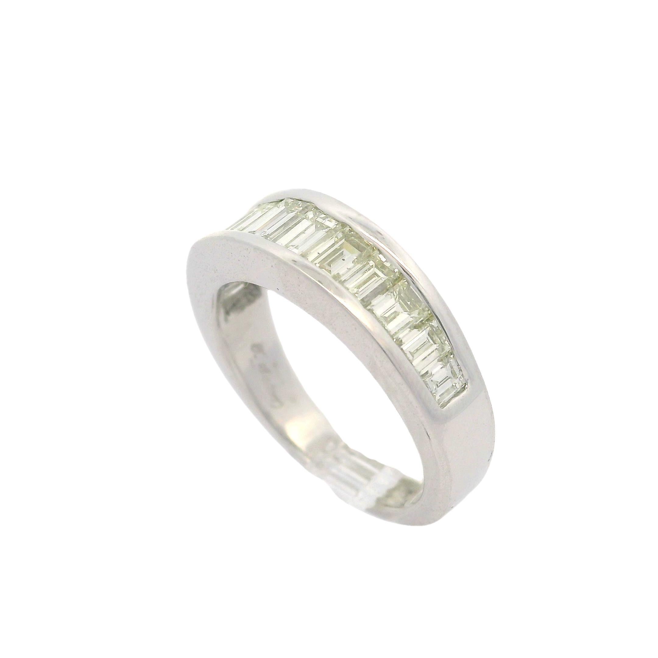 Alianza de Platino 2.0ctw Diamante Baguette Canal Tamaño 6 en venta 1