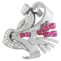 Broche retro de platino con diamantes y rubíes de 2,10 ct MF17-020526