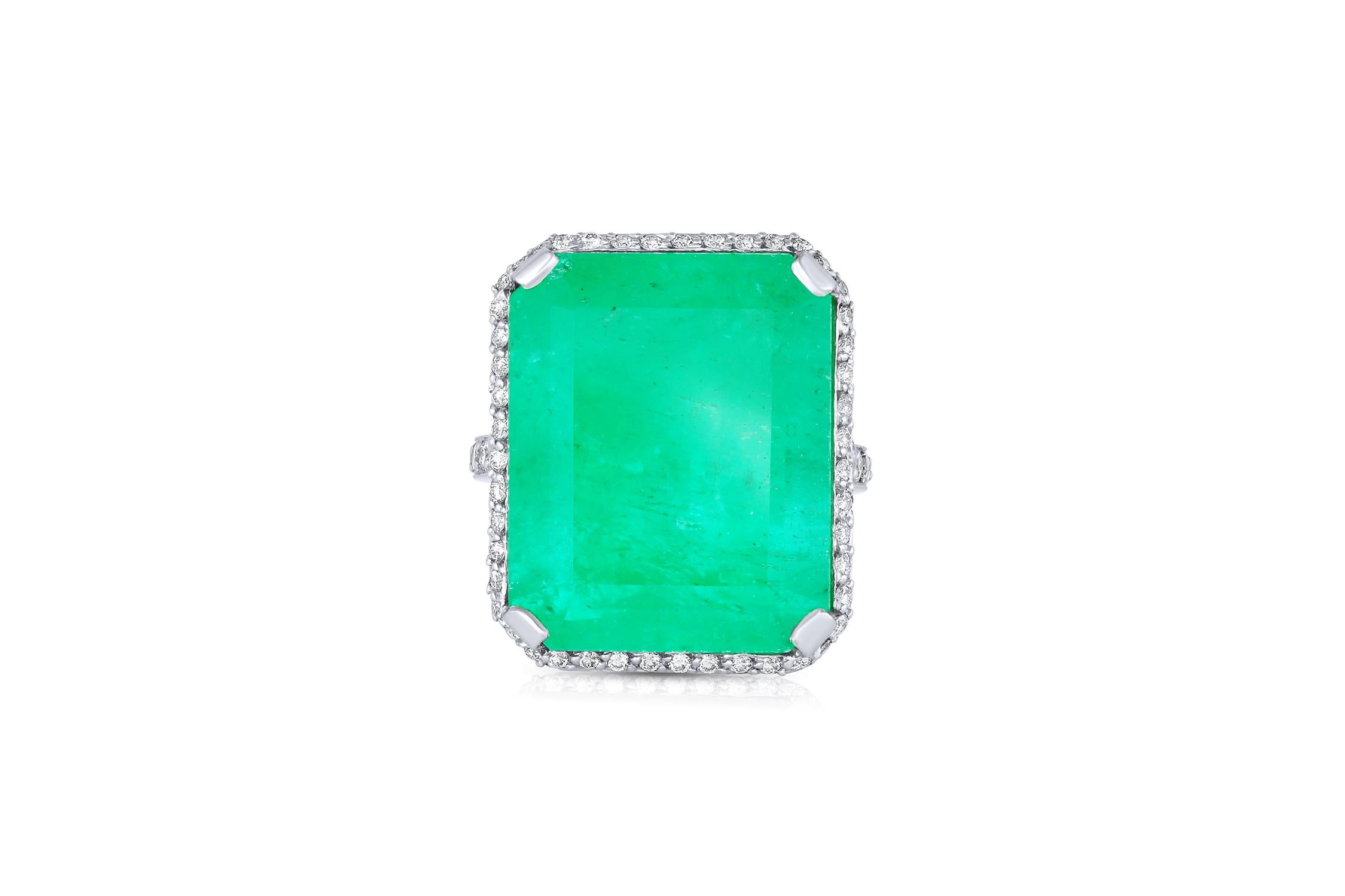 Platinum 21.49 Carat Colombia Emerald Cut Emerald Diamond Ring In New Condition For Sale In La Jolla, CA