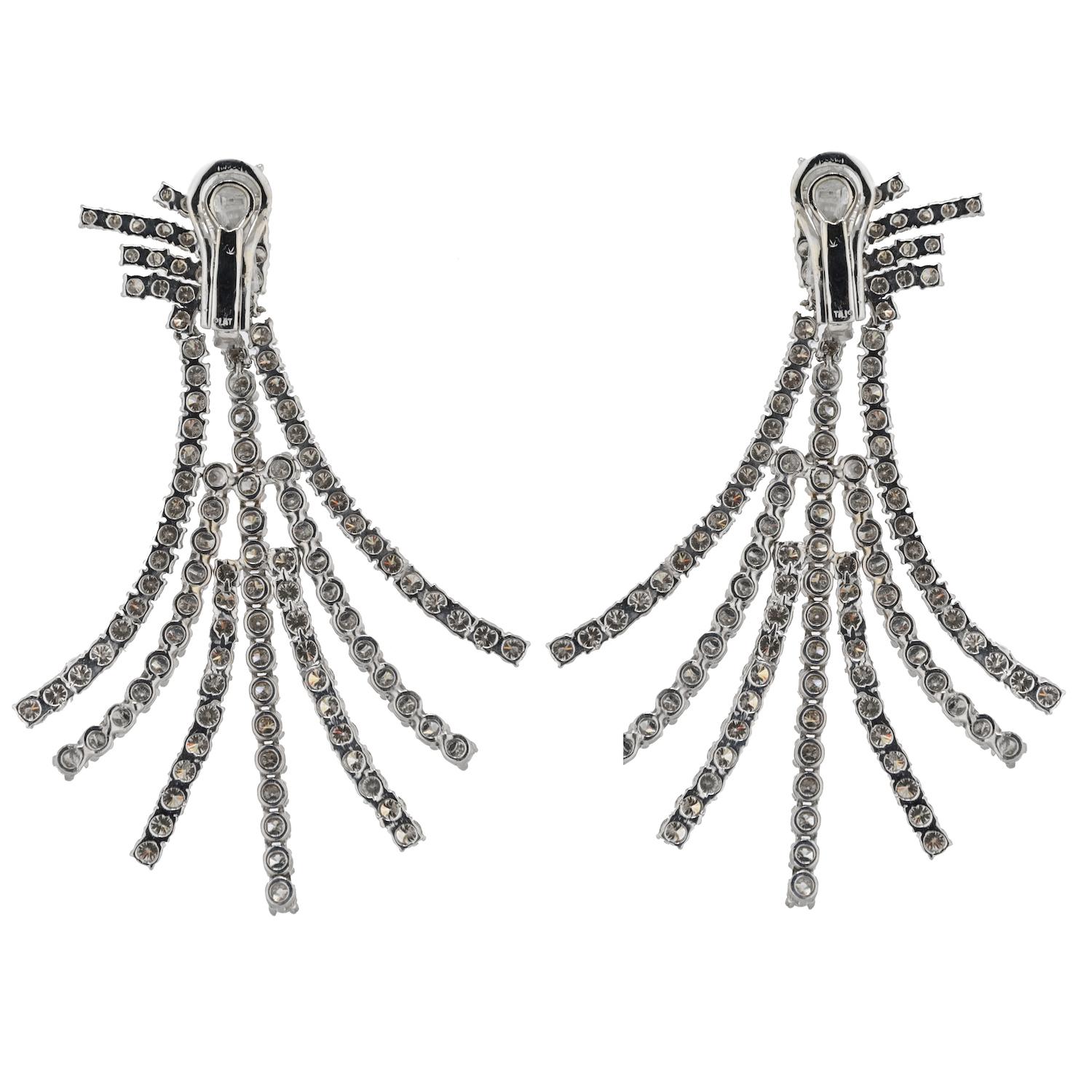 Platinum 22.00cttw Diamond Chandelier Dangling Tassel Earrings In Excellent Condition For Sale In New York, NY