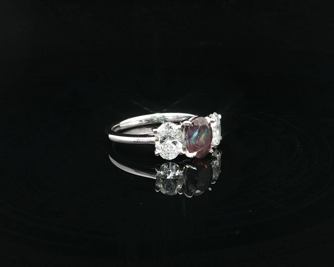 Bague ovale en platine 2.23ctw AGL Best Color Change Brazil Alexandrite Diamond 3 Neuf - En vente à Montclair, NJ