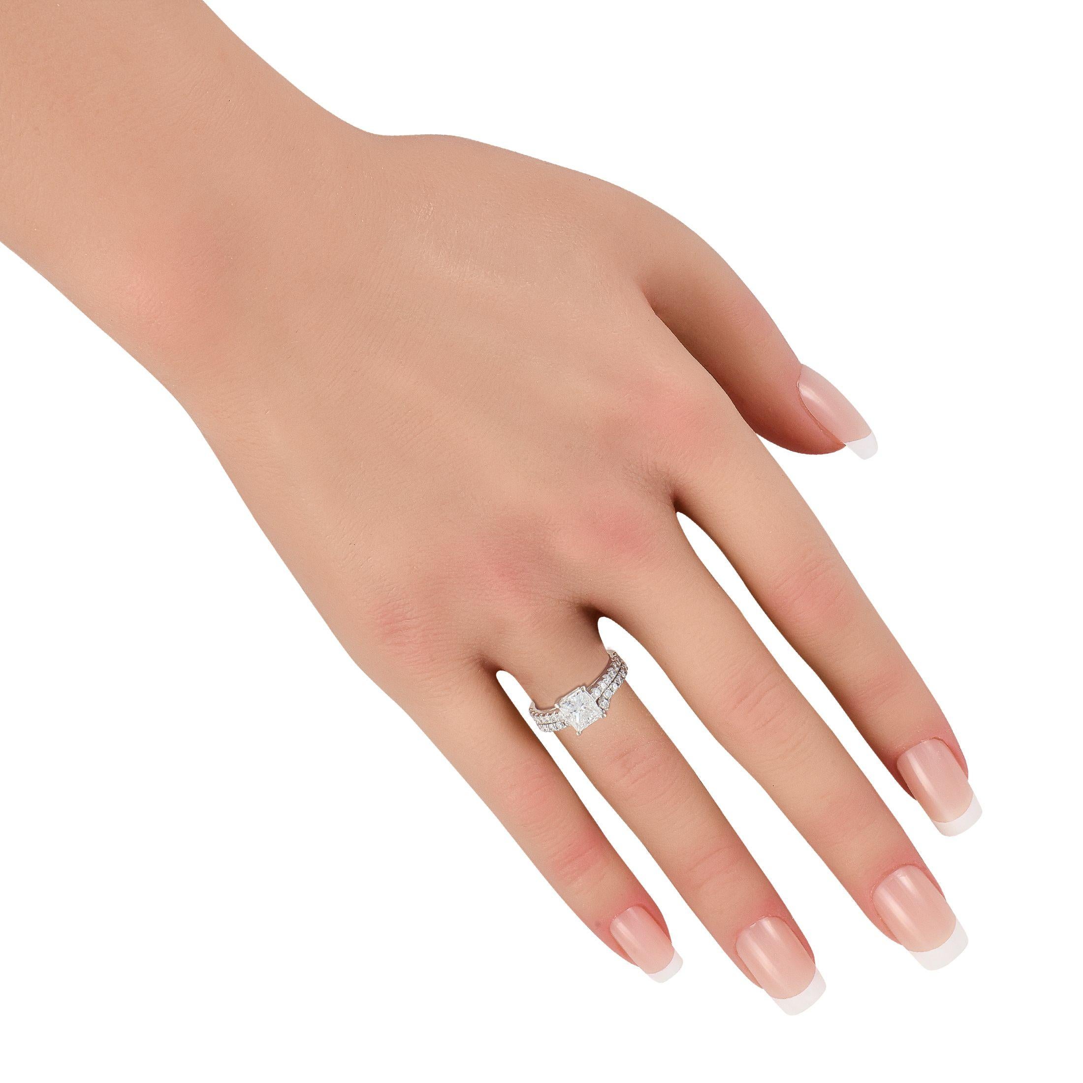 Taille princesse Bague en platine avec 2.30ct de diamant MF02-071025 en vente