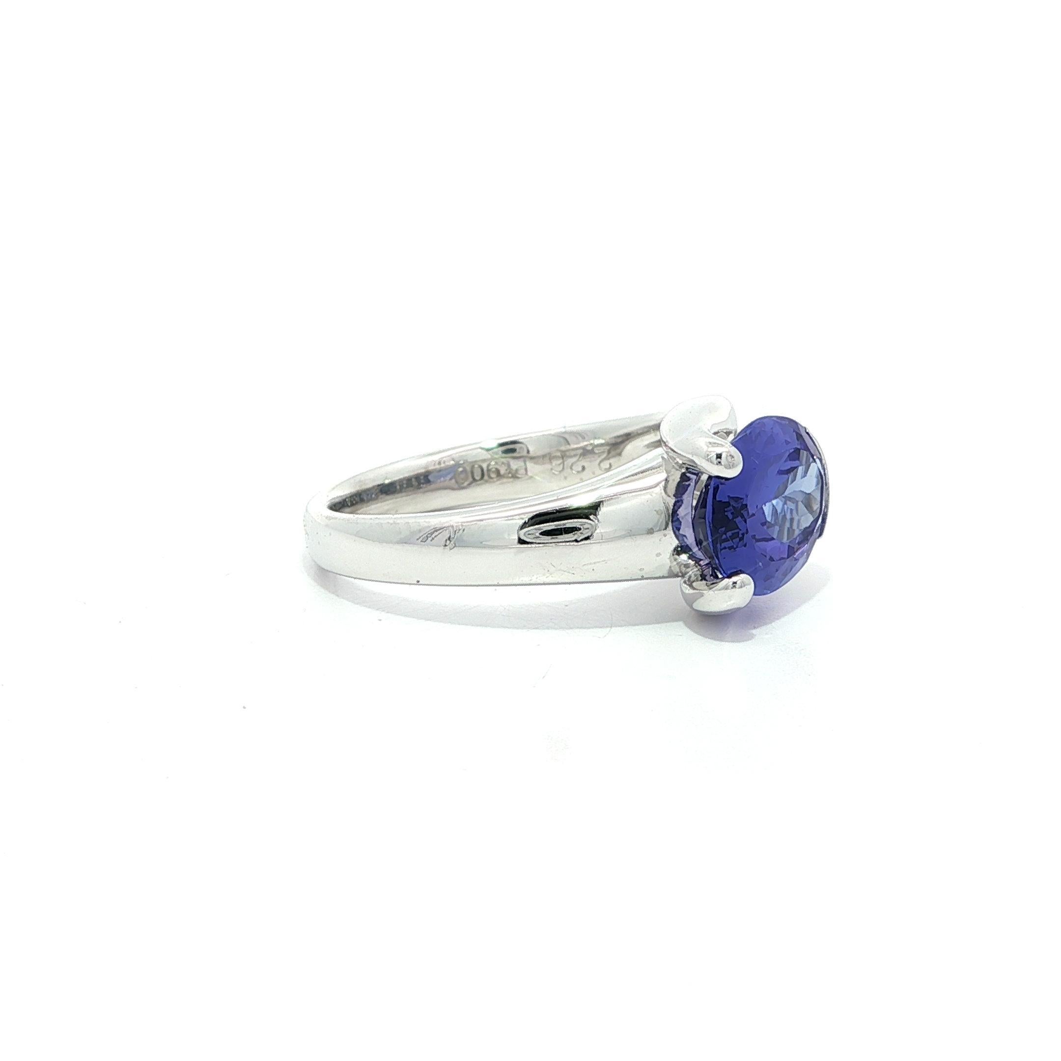 Anillo de platino con tanzanita azul violeta ovalada muy bonita de 2,35 ctw con acentos de diamantes en pavé en venta 5