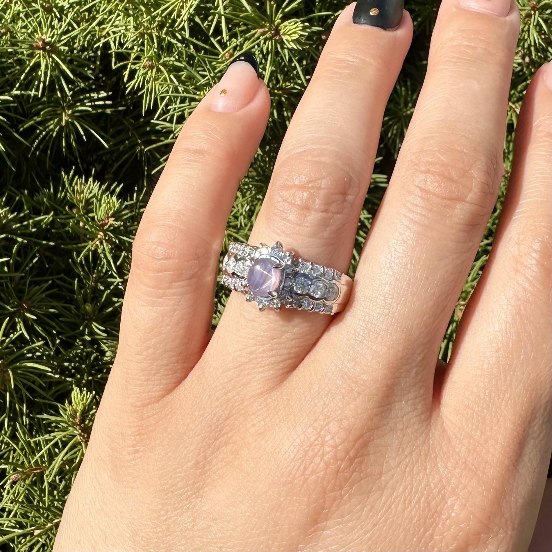 Anello in platino con zaffiro viola a stella cabochon e diamante a 3 file da 2,3 carati in vendita 10