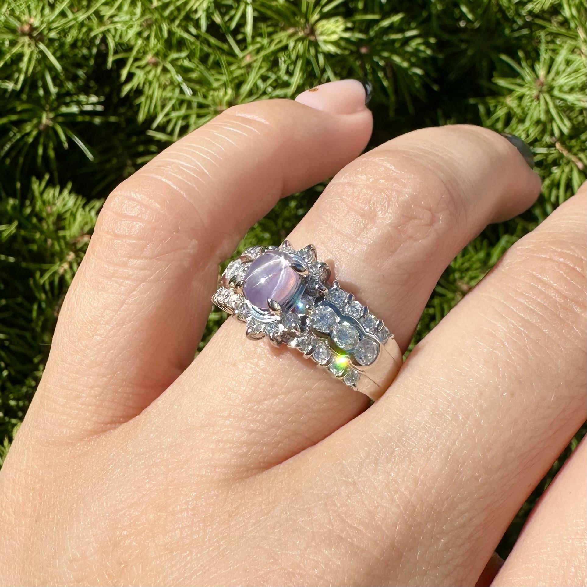 Anello in platino con zaffiro viola a stella cabochon e diamante a 3 file da 2,3 carati in vendita 11