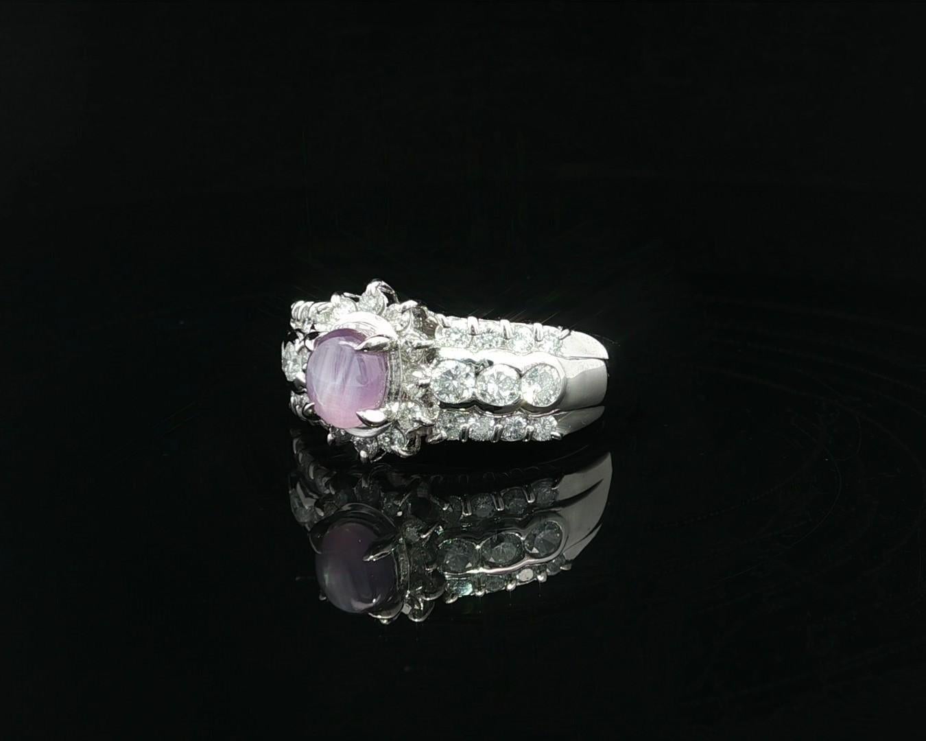 --Pietre: --
(1) Zaffiro naturale a stella autentico - taglio cabochon ovale - incastonato - colore viola - stella appuntita - 6x5.1mm -1.30ct (esatto)
(34) Diamanti naturali autentici - Taglio rotondo brillante - Incastonatura con castone e castone