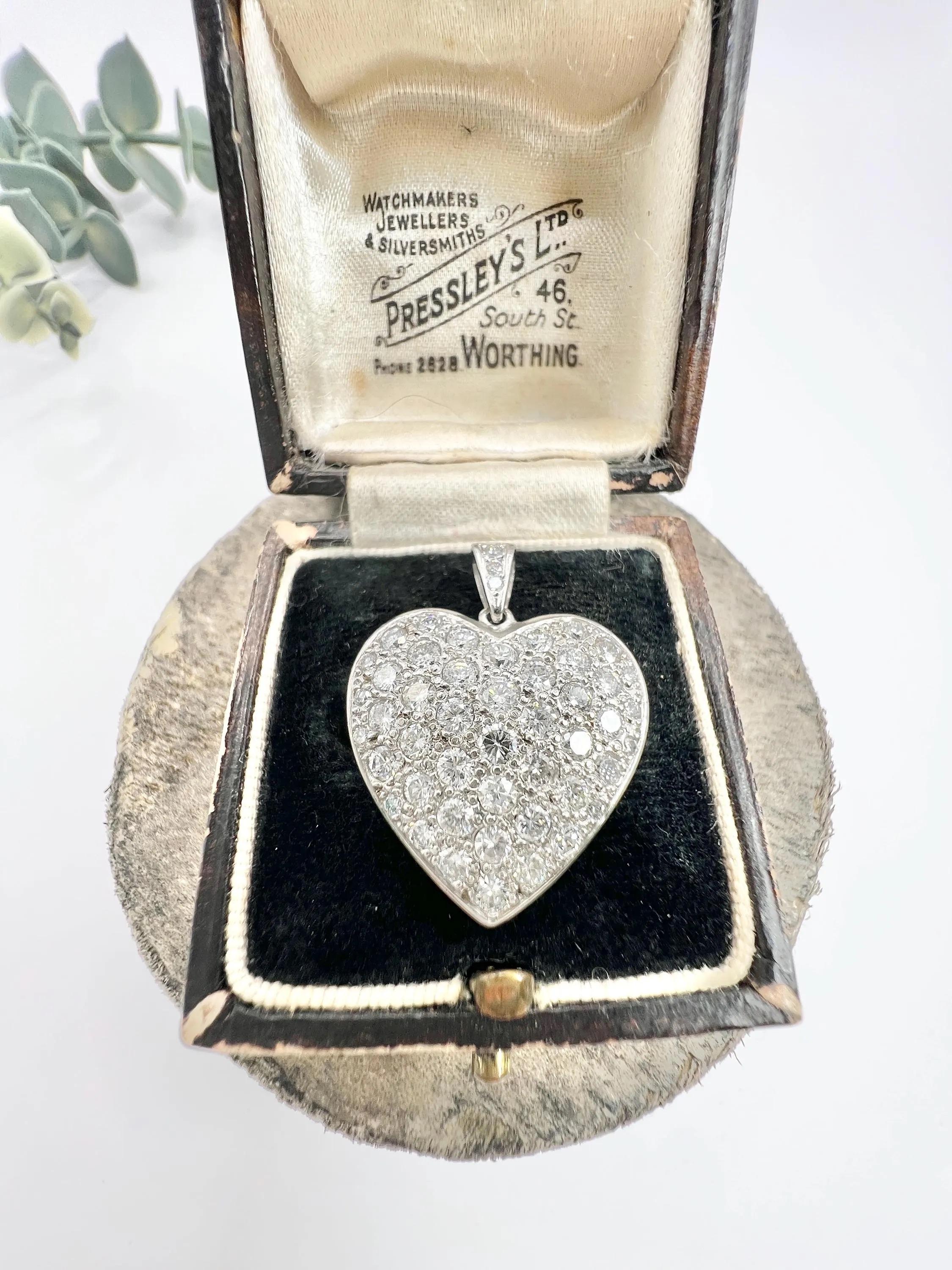 Platinum 2.40 Carat Diamond Pave Heart Pendant For Sale 5