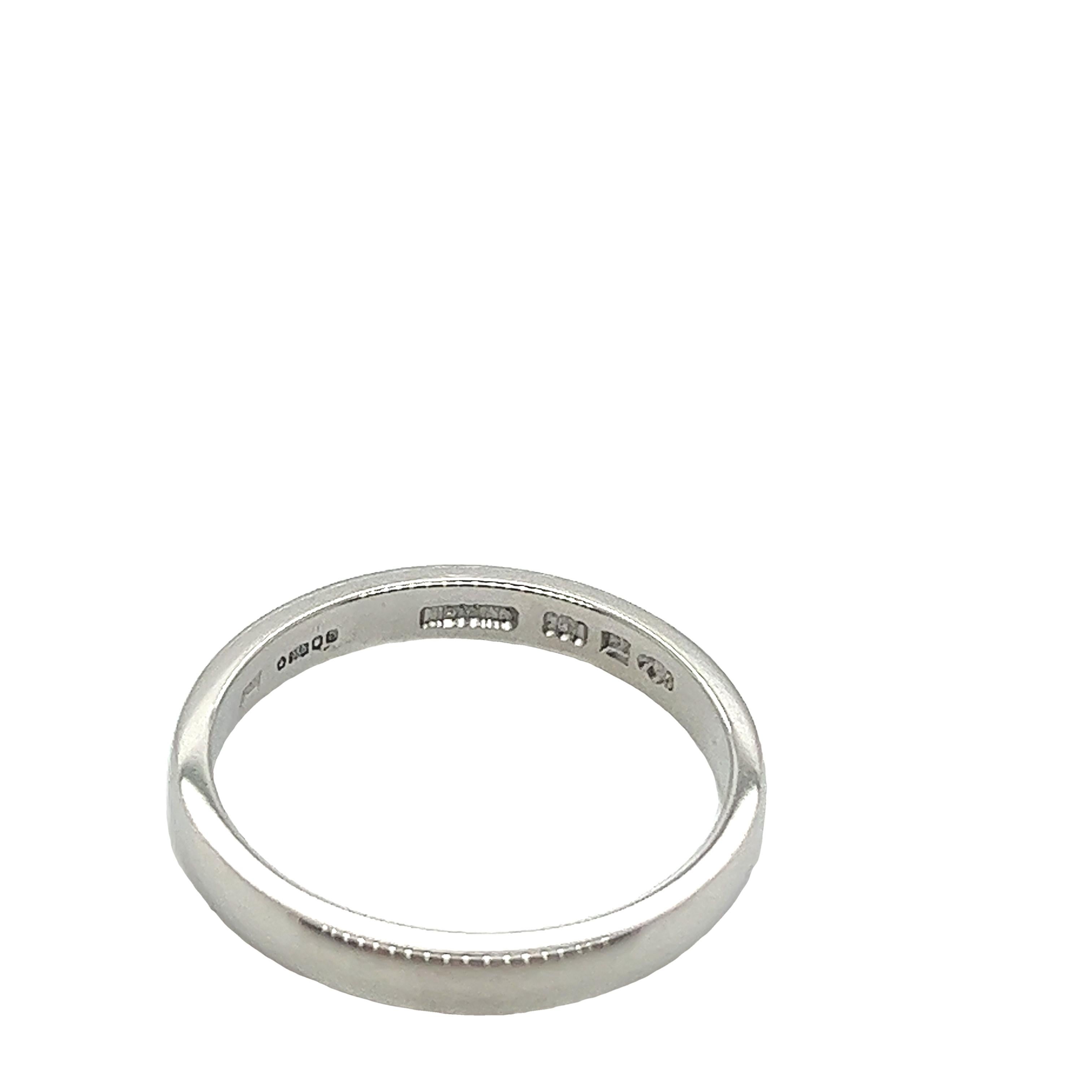 This 2.40mm wedding band is set in platinum with a shiny finish.
Width of Band: 2.40mm
Total Weight: 3.3g
Ring Size: K
SMS8737