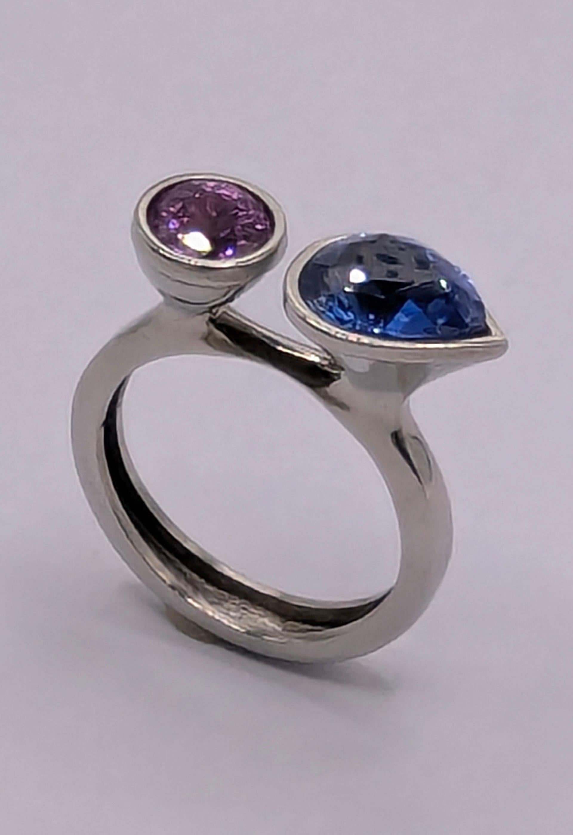 Contemporary Platinum 2.43 Carat Blue Sapphire 1.08 Carat Lavender Sapphire Ring For Sale