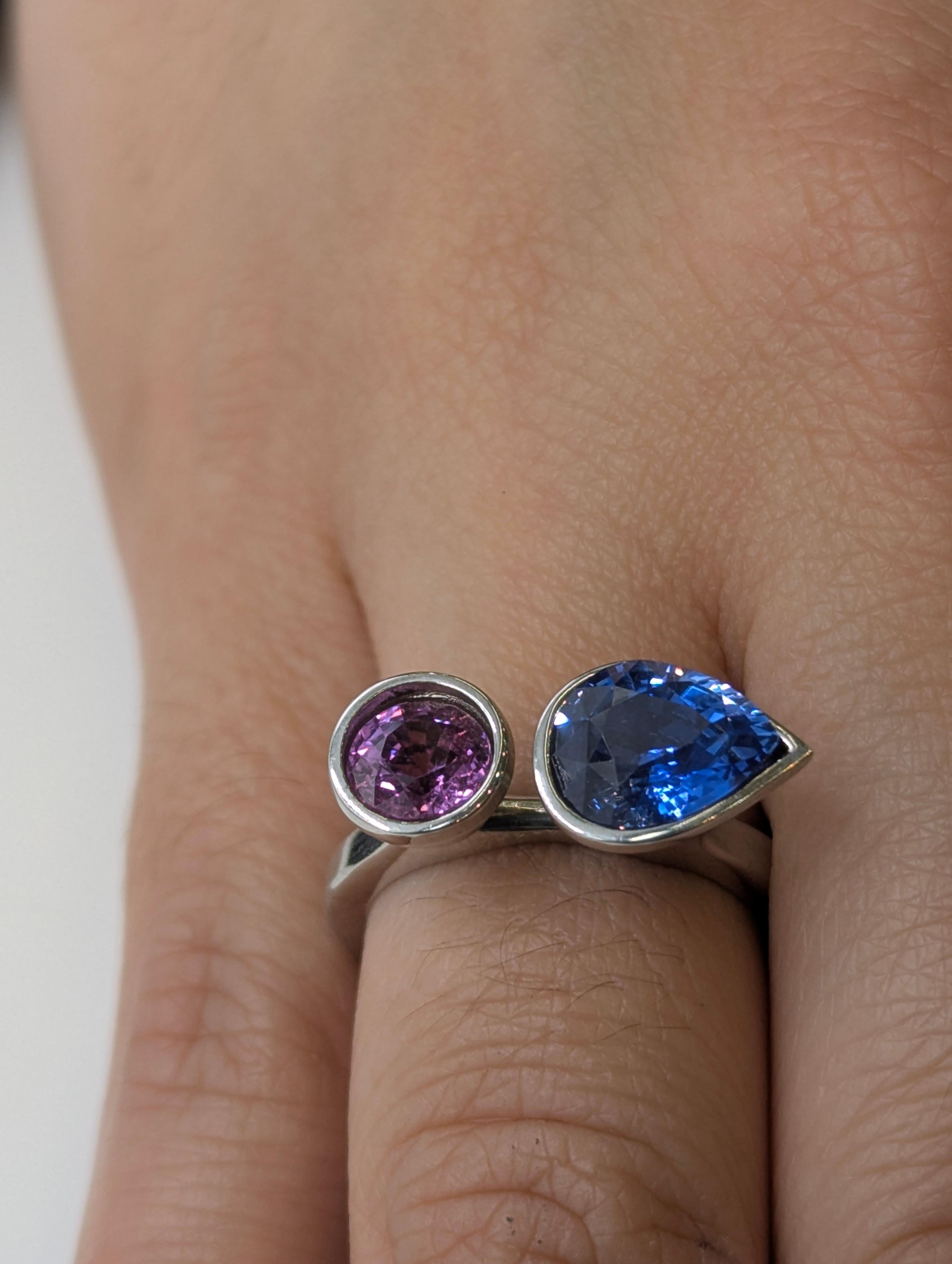 Women's or Men's Platinum 2.43 Carat Blue Sapphire 1.08 Carat Lavender Sapphire Ring For Sale