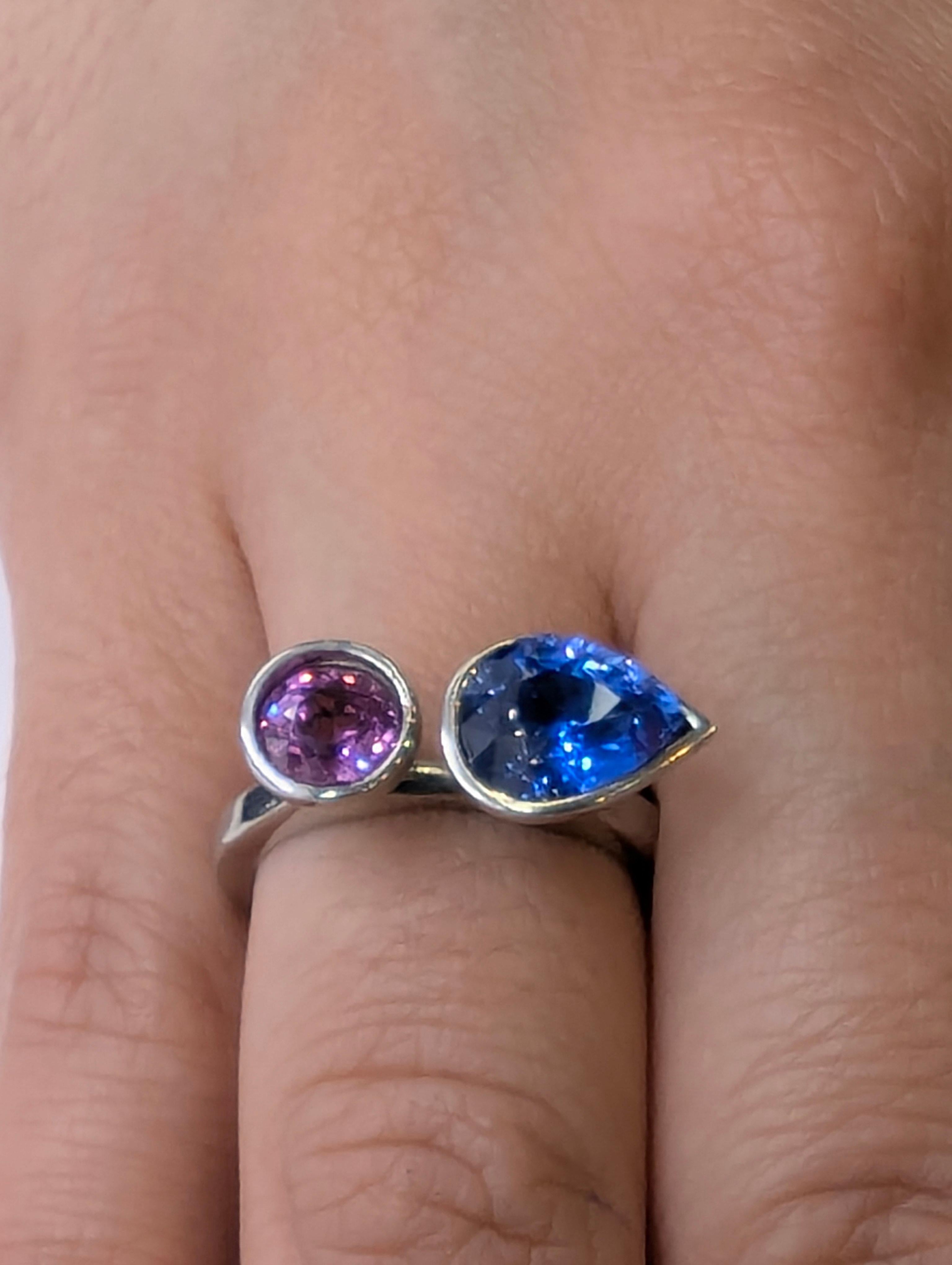 Platinum 2.43 Carat Blue Sapphire 1.08 Carat Lavender Sapphire Ring For Sale 2