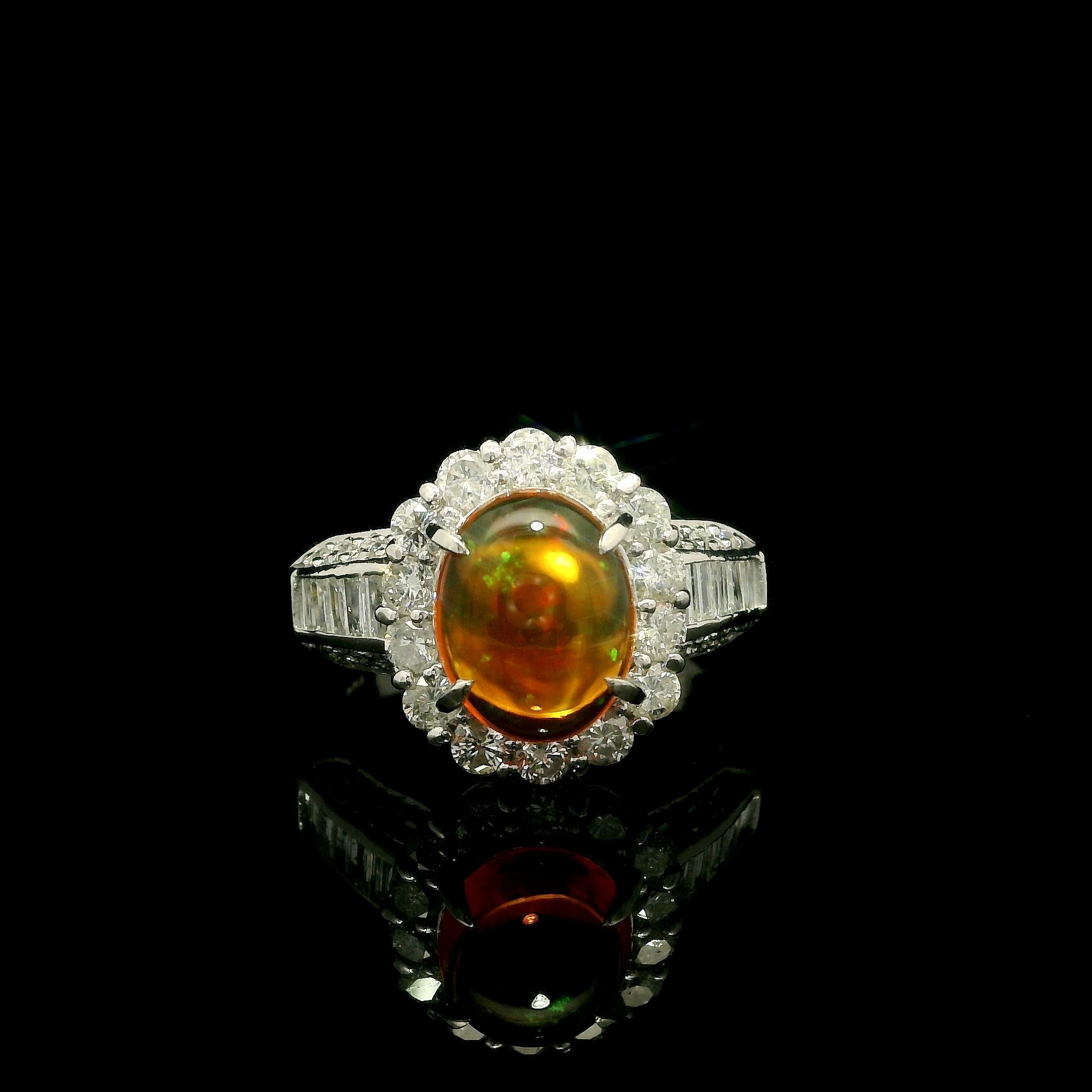 Bague moderne en platine, opale orange ovale Jelly Opal Bageutte et diamant rond 2,48 carats Excellent état - En vente à Montclair, NJ