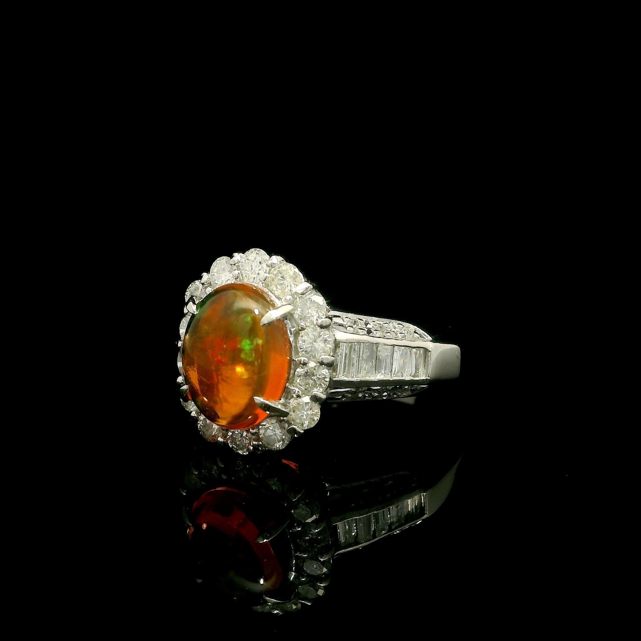Bague moderne en platine, opale orange ovale Jelly Opal Bageutte et diamant rond 2,48 carats Pour femmes en vente
