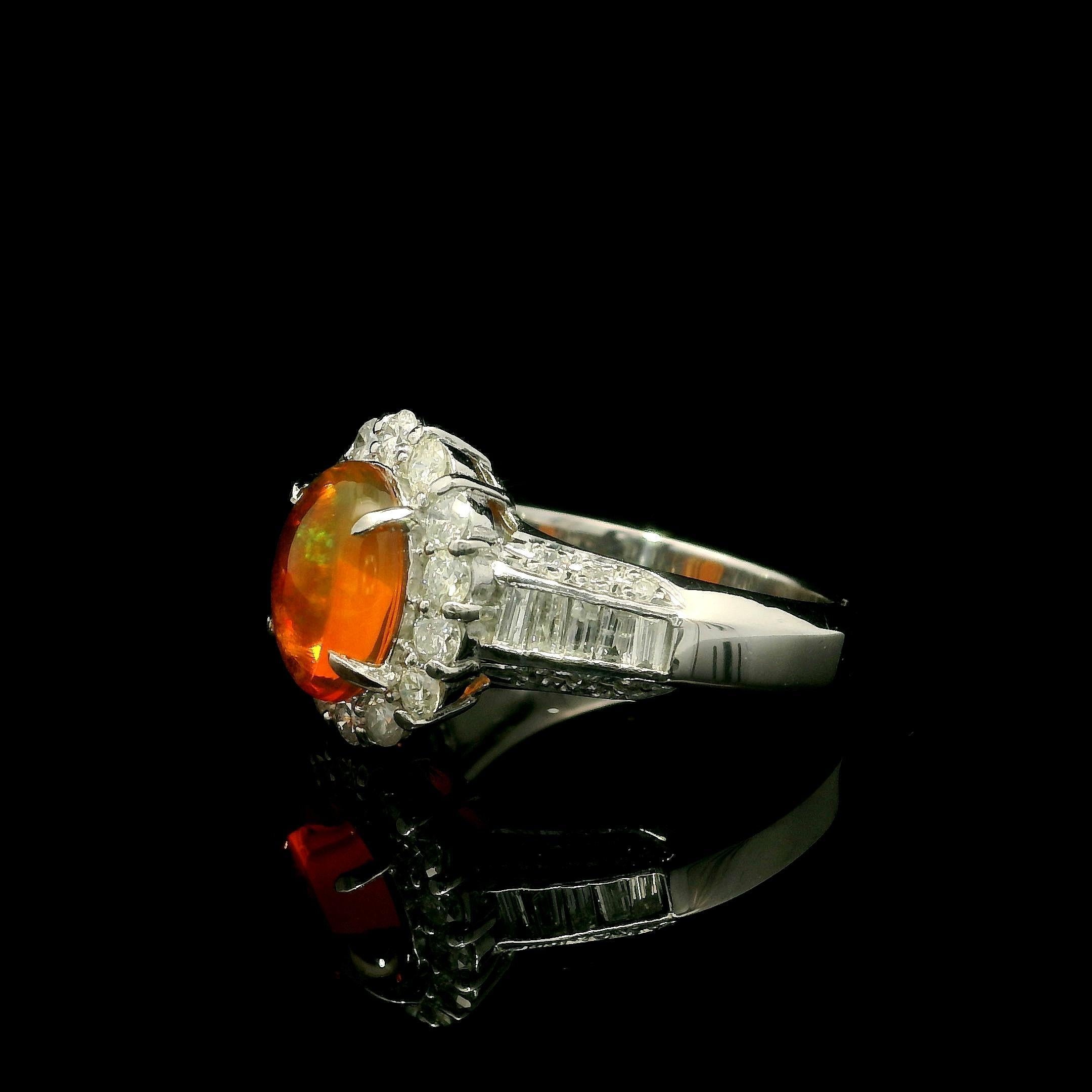Bague moderne en platine, opale orange ovale Jelly Opal Bageutte et diamant rond 2,48 carats en vente 1