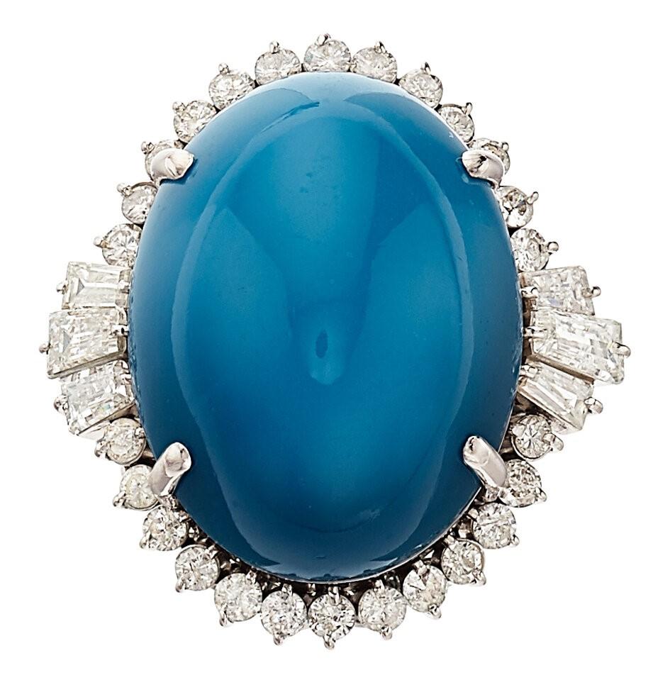 Platinum 25 Carat Turquoise Solitaire Ring with 1.10 Carat Diamonds, Size 6.25 For Sale 3