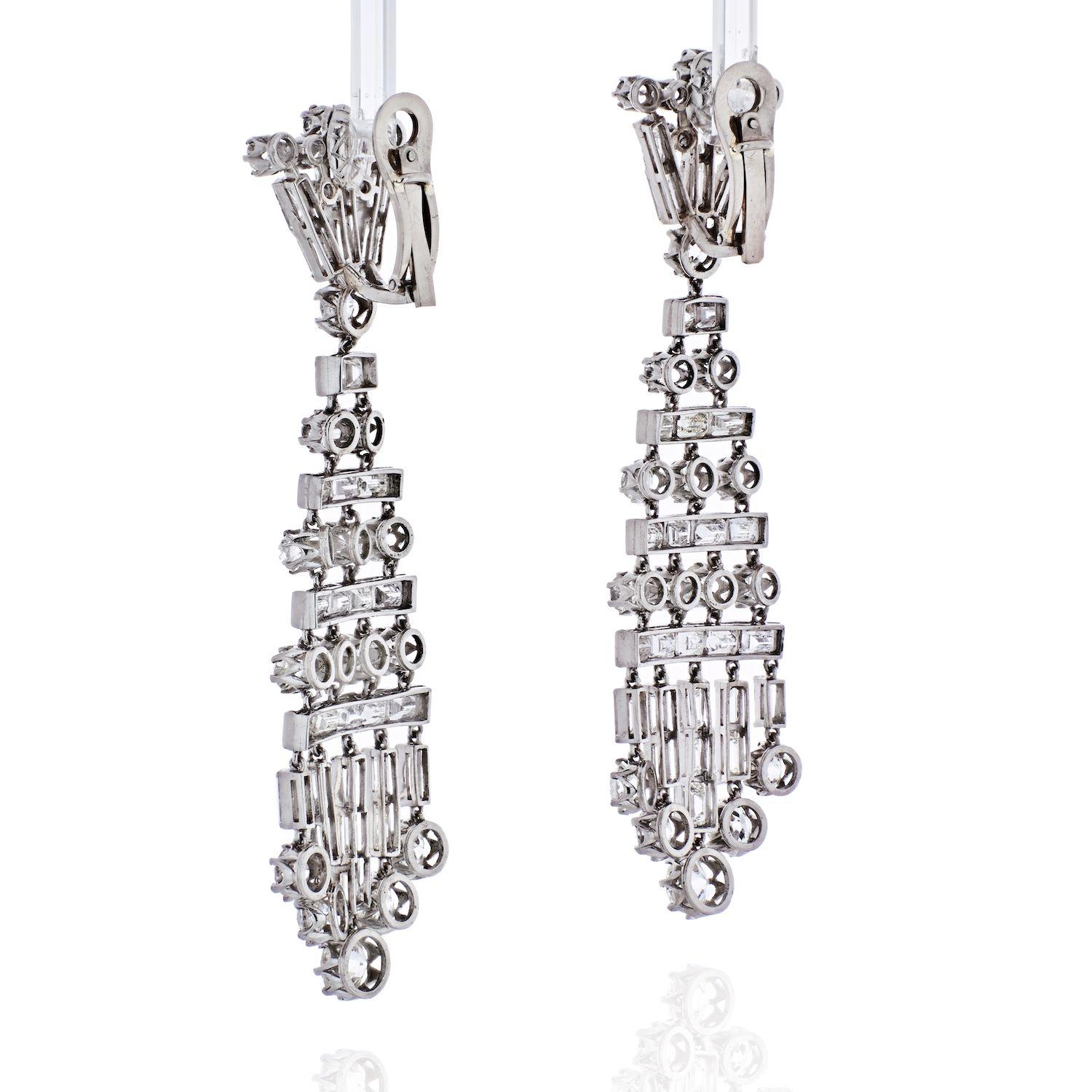 Round Cut Platinum 26.50 Carat Chandelier Hanging Old Cut Diamond Earrings For Sale