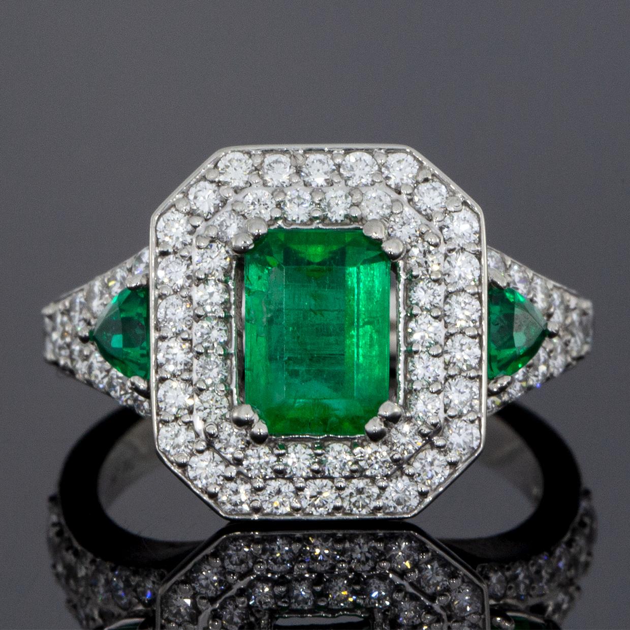 Platinum 2.68 Carat GIA Natural Emerald and Diamond Halo Engagement Ring In Excellent Condition For Sale In Columbia, MO
