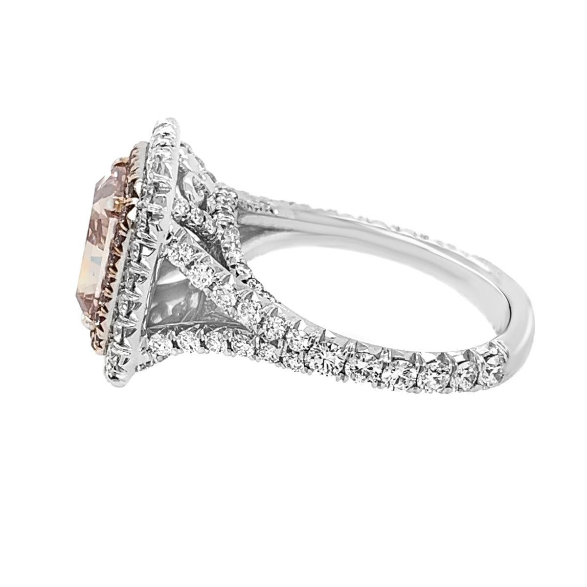 Platinum 2.76 Carat Fancy Intense Orangey Pink Diamond Ring In New Condition For Sale In New York, NY
