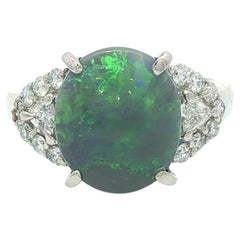 Platin 2,7ctw Grünes Farbspiel Opal Trillion Diamant Seiten Ring