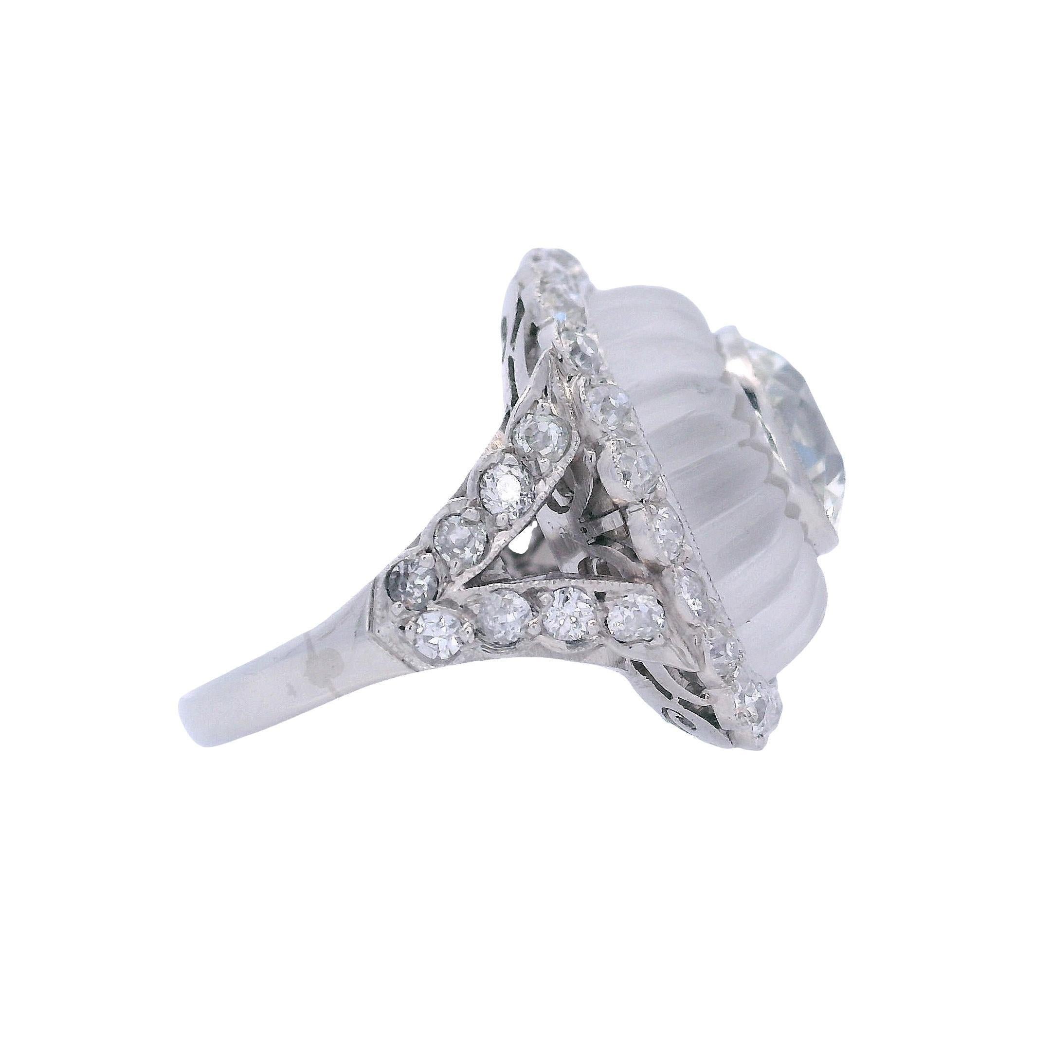 Femenino o masculino Platino 2,81 qt. Anillo de diamantes talla cojín antiguo en venta