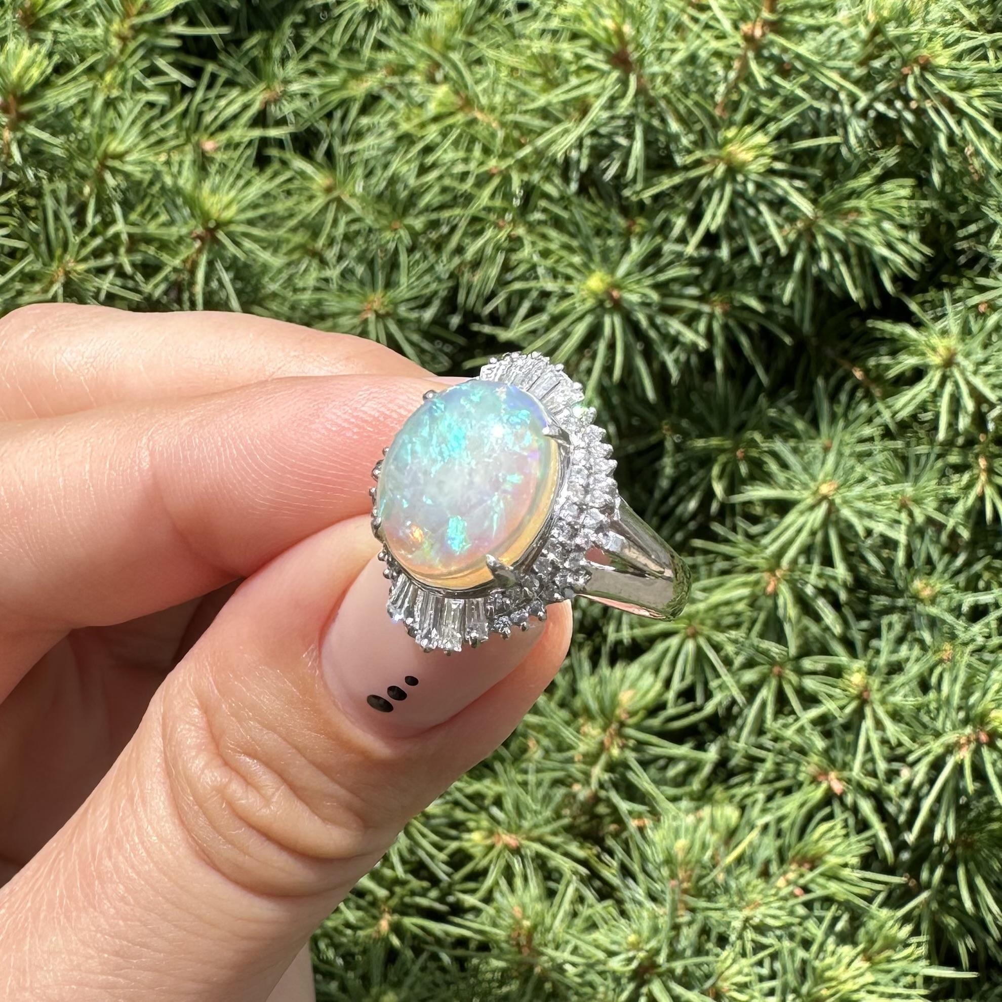 Platin 2,83ctw Oval Cabochon Opal w / Baguette & Runde Diamant Halo Ring im Angebot 12