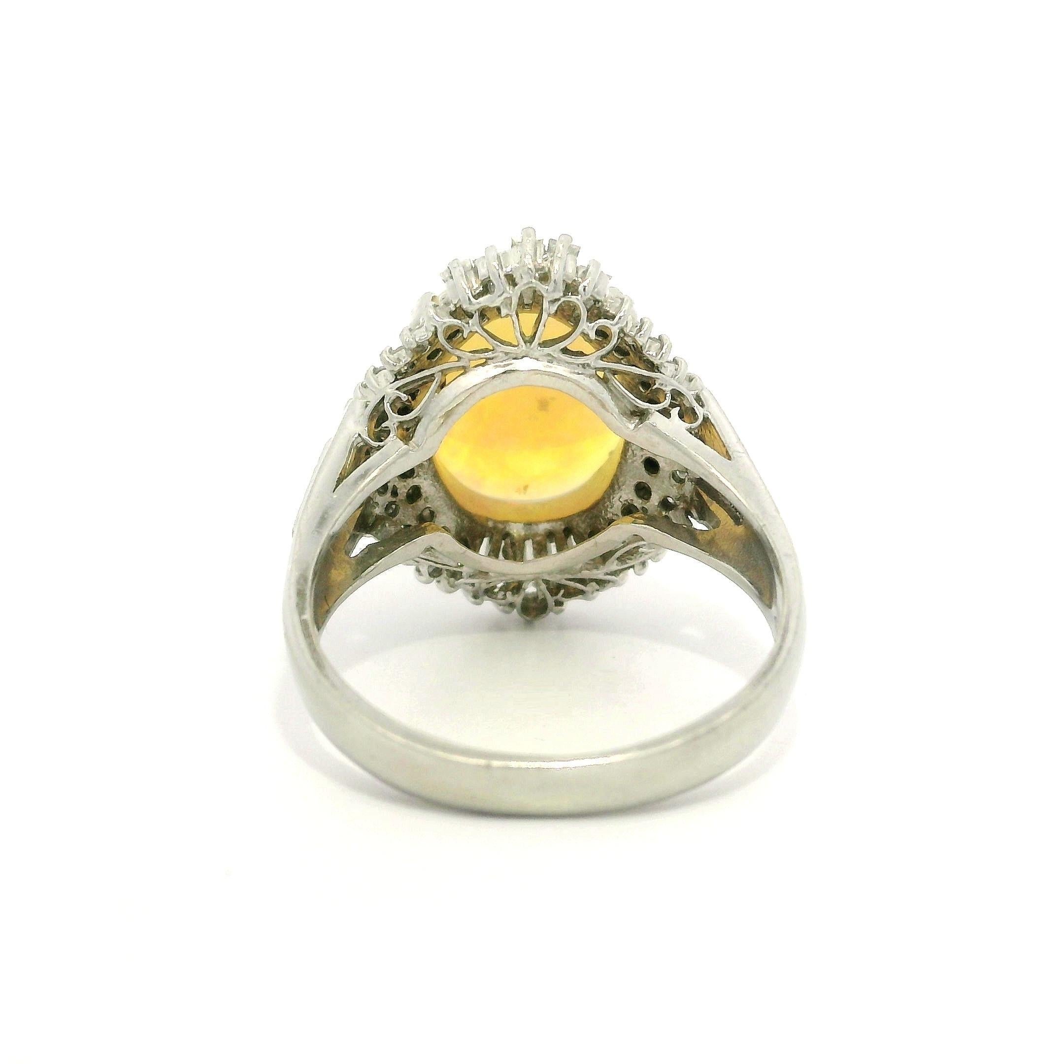 Platin 2,83ctw Oval Cabochon Opal w / Baguette & Runde Diamant Halo Ring Damen im Angebot