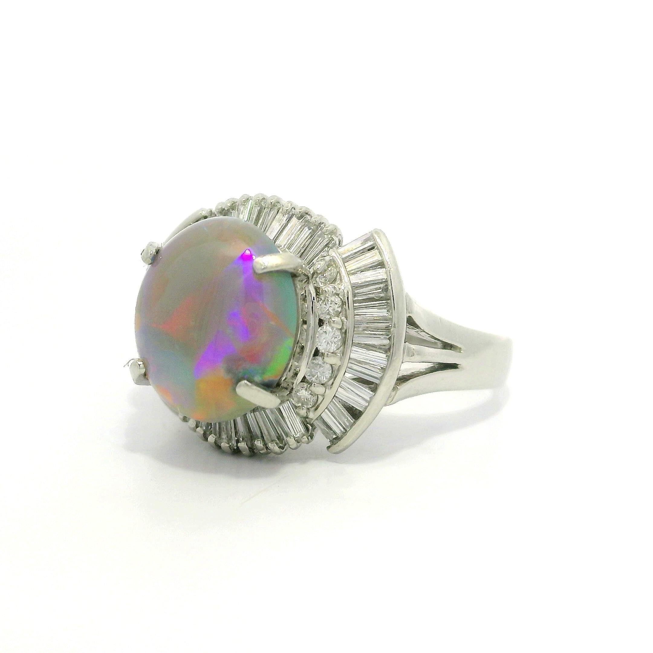 Bague en platine 2.85ctw Cabochon Flashy Play Of Color Opal w/ Diamond Statement Ring en vente 7