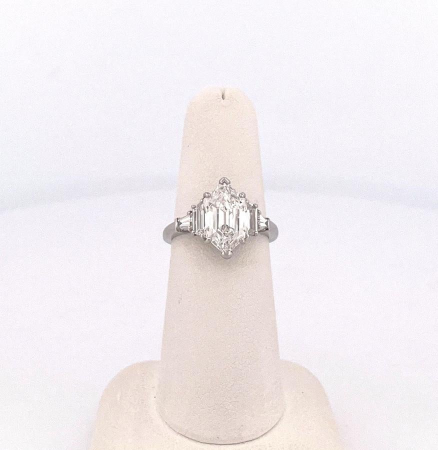 Platinum 2.87 Modified Hexagon Step Cut Diamond 5-Stone Ring In Excellent Condition For Sale In Dallas, TX