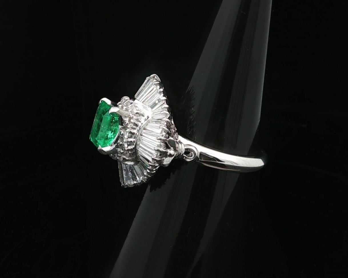 Bague ballerine en platine 2.93ctw Square Step Emerald w/ Round & Baguette Diamond Ballerina Ring en vente 12
