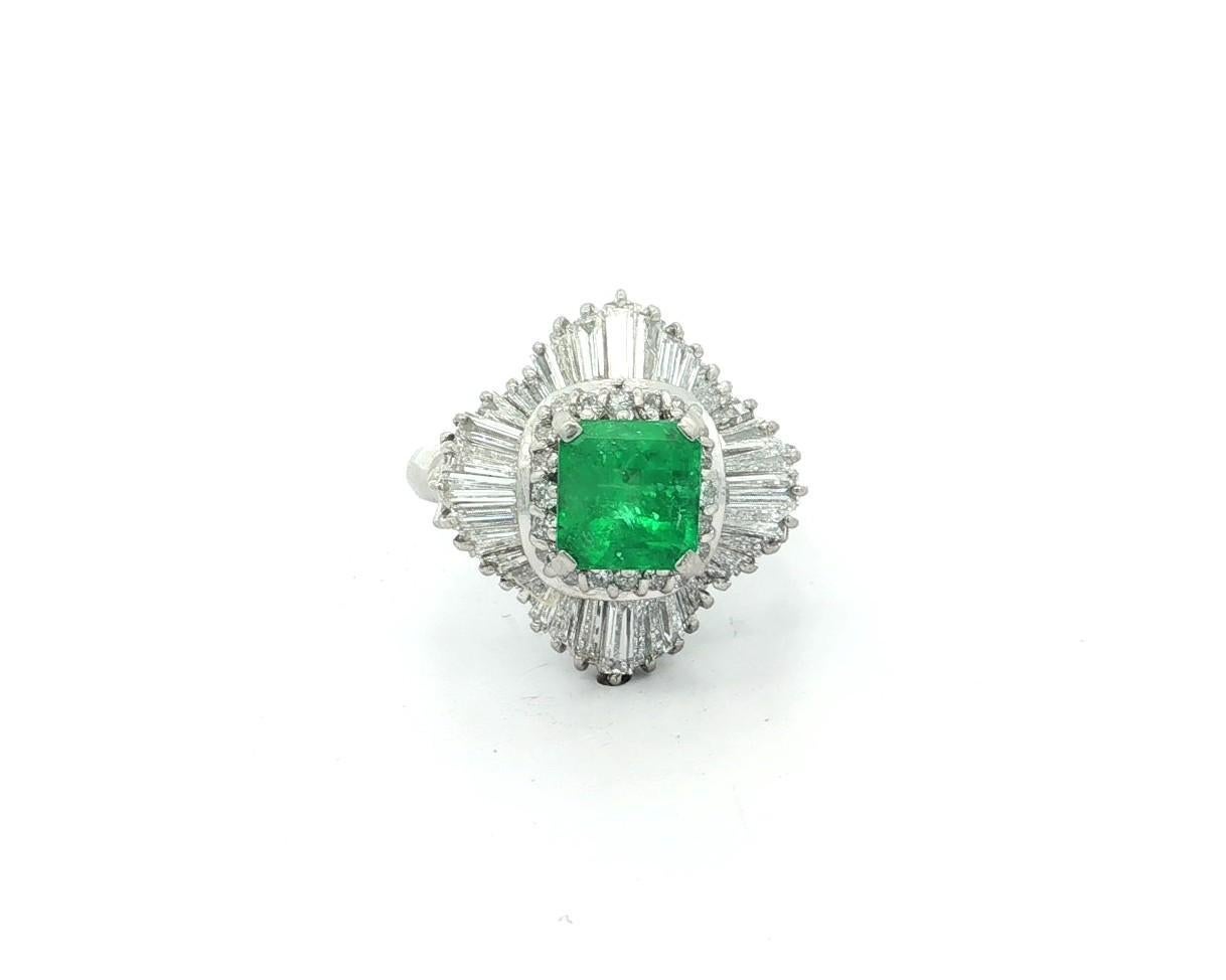Bague ballerine en platine 2.93ctw Square Step Emerald w/ Round & Baguette Diamond Ballerina Ring en vente 1