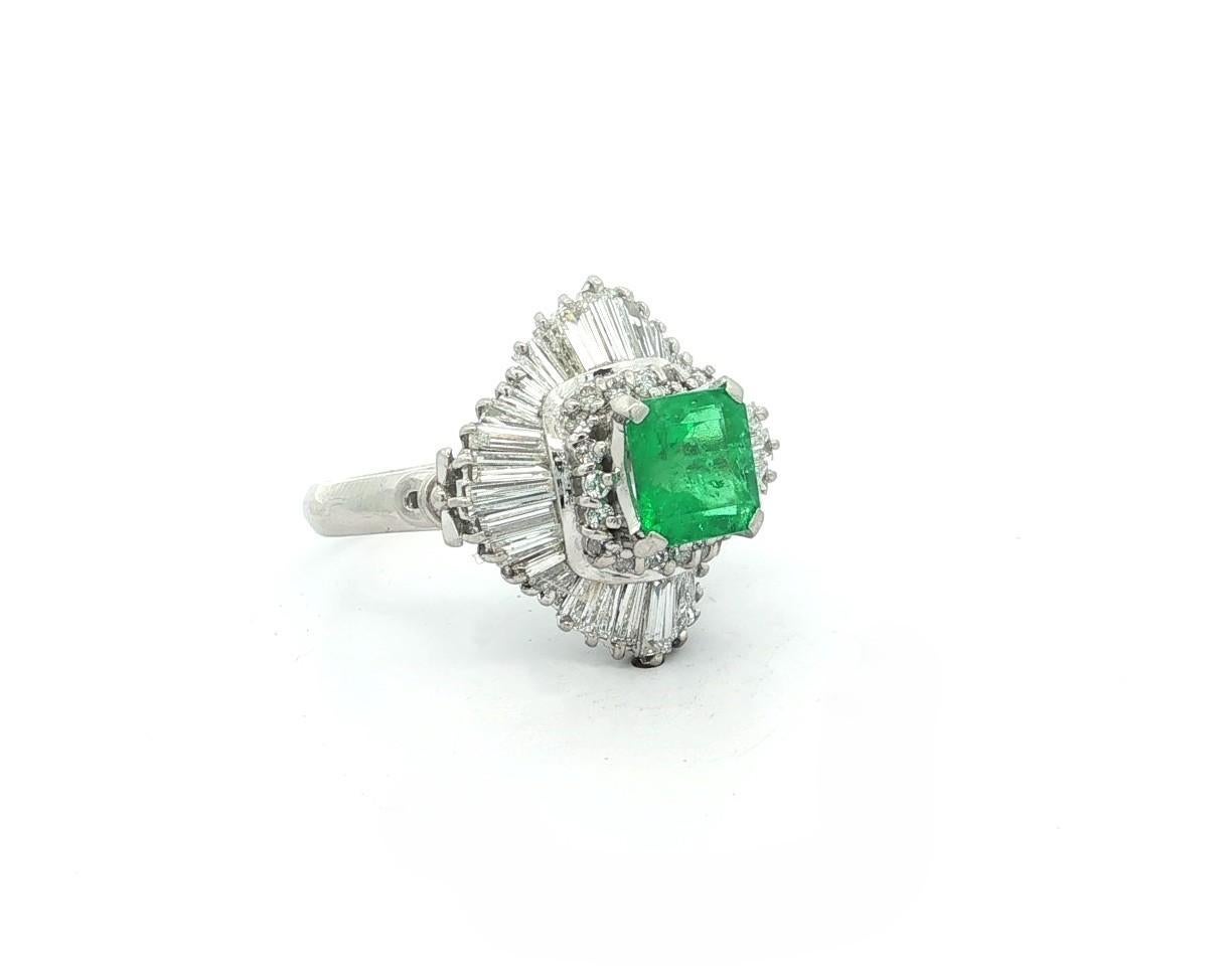 Bague ballerine en platine 2.93ctw Square Step Emerald w/ Round & Baguette Diamond Ballerina Ring en vente 2